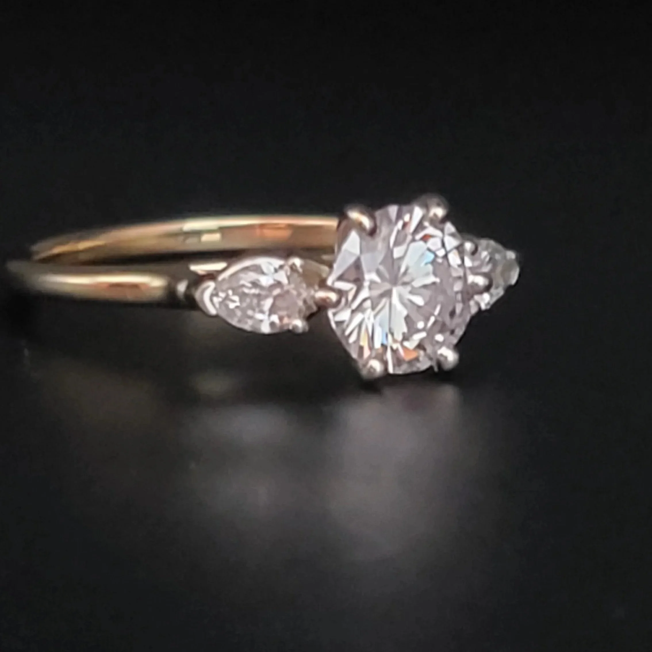 Changed the setting to Upgrade for their 34th anniversary! Use new side diamonds. 