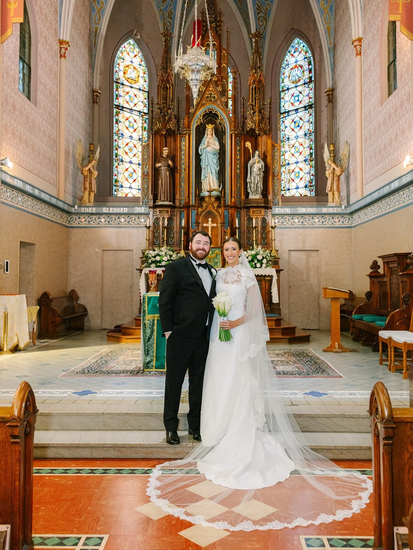 Memphis has some absolutely beautiful churches. St. Mary&rsquo;s in downtown Memphis has incredible stained glass windows and amazing architecture. ✨ it made for the most beautiful afternoon ceremony for Gray and Mary Oliver.