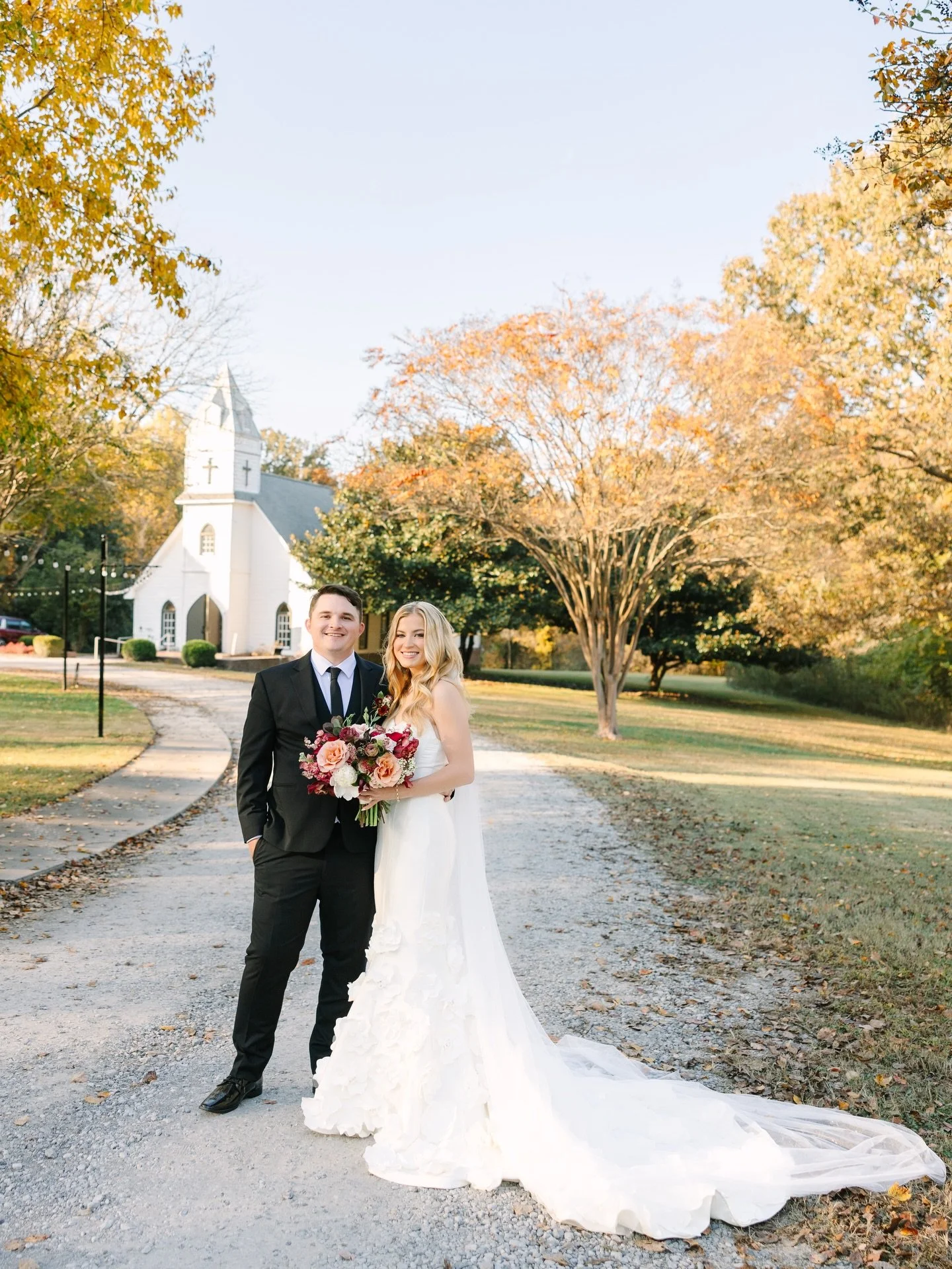 A perfect Fall wedding day. 🤍

#memphisweddingphotographer #oxfordweddingphotographer #charlestonweddingphotographer #gawedding