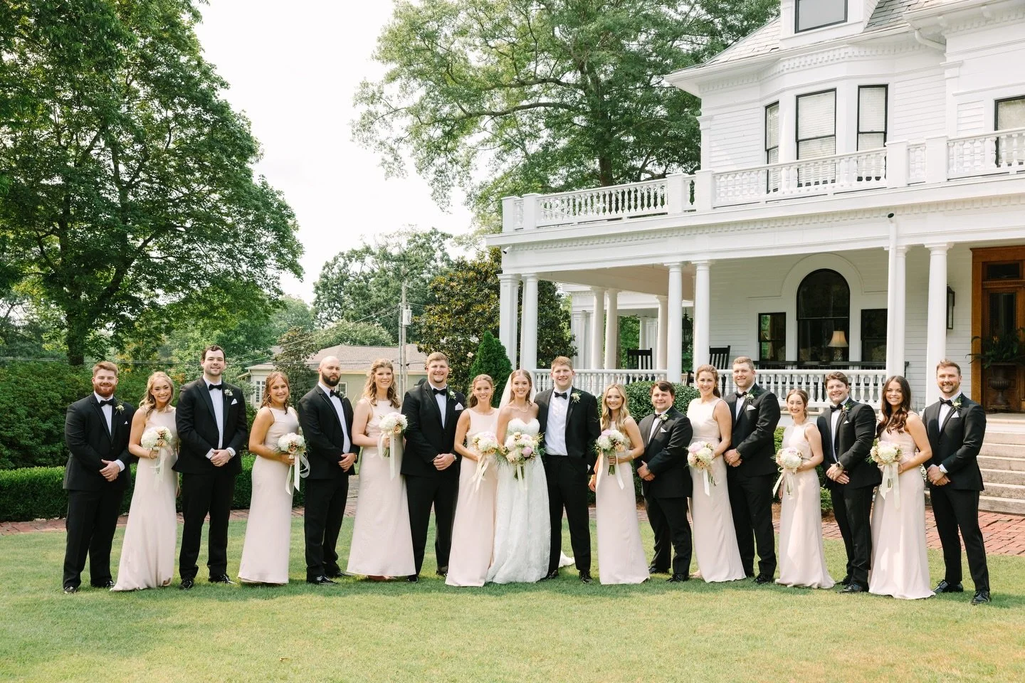 There is nothing quite like a gorgeous Southern wedding.