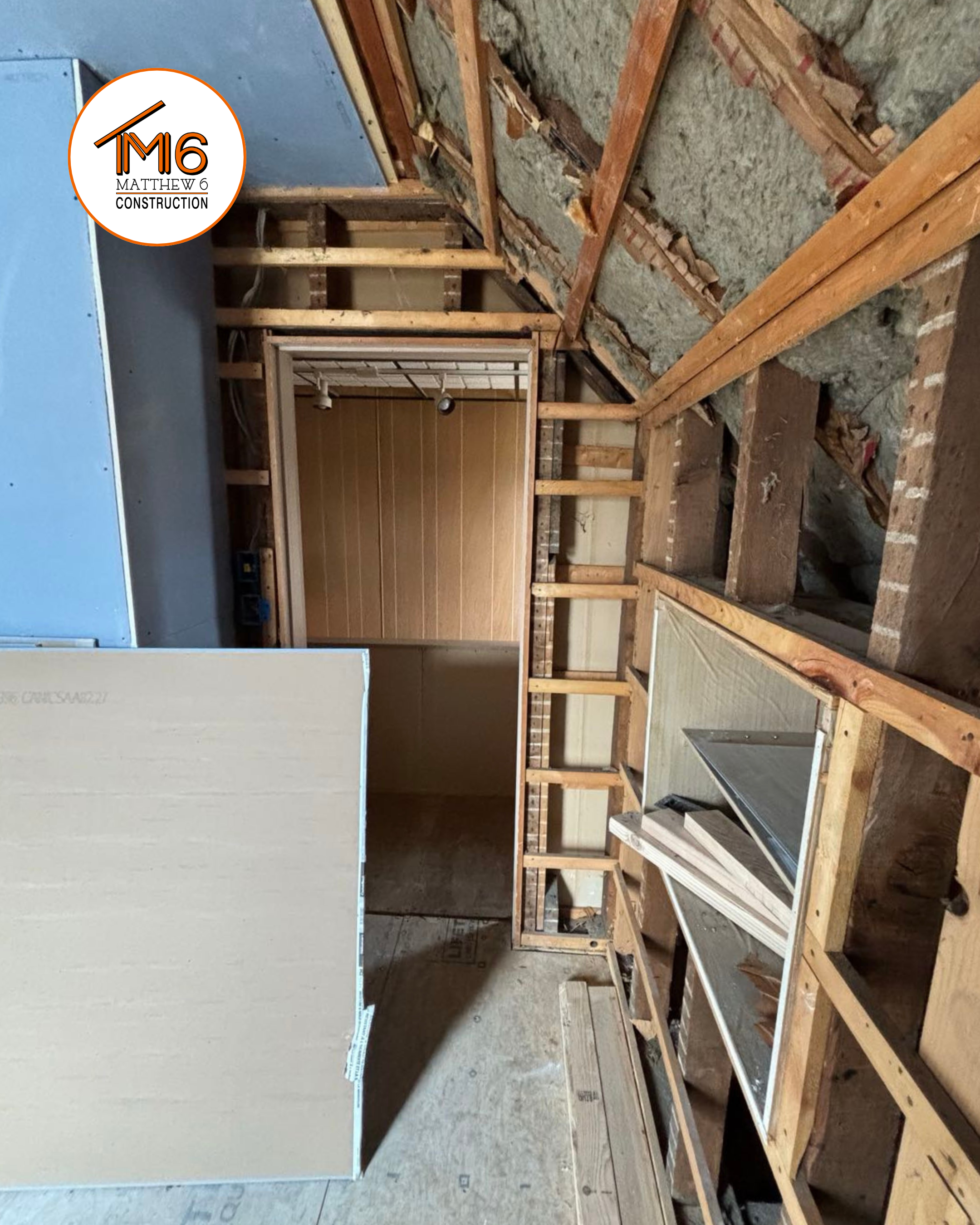 Schwamberger_Bathroom_Matthew6Construction_LudingtonMI_M6logo (7).png