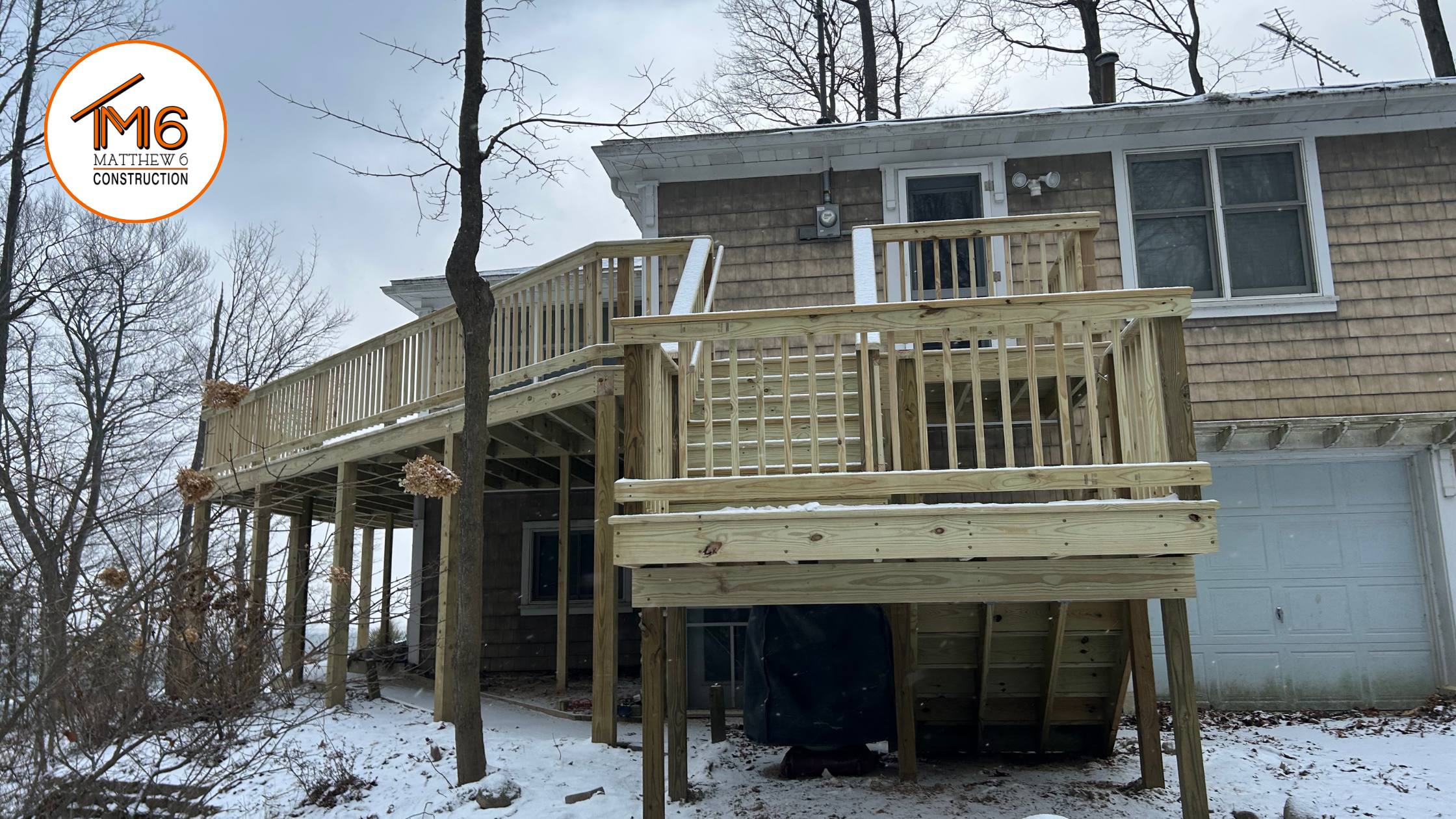 Deck__Matthew6Construction_LudingtonMI (4).png