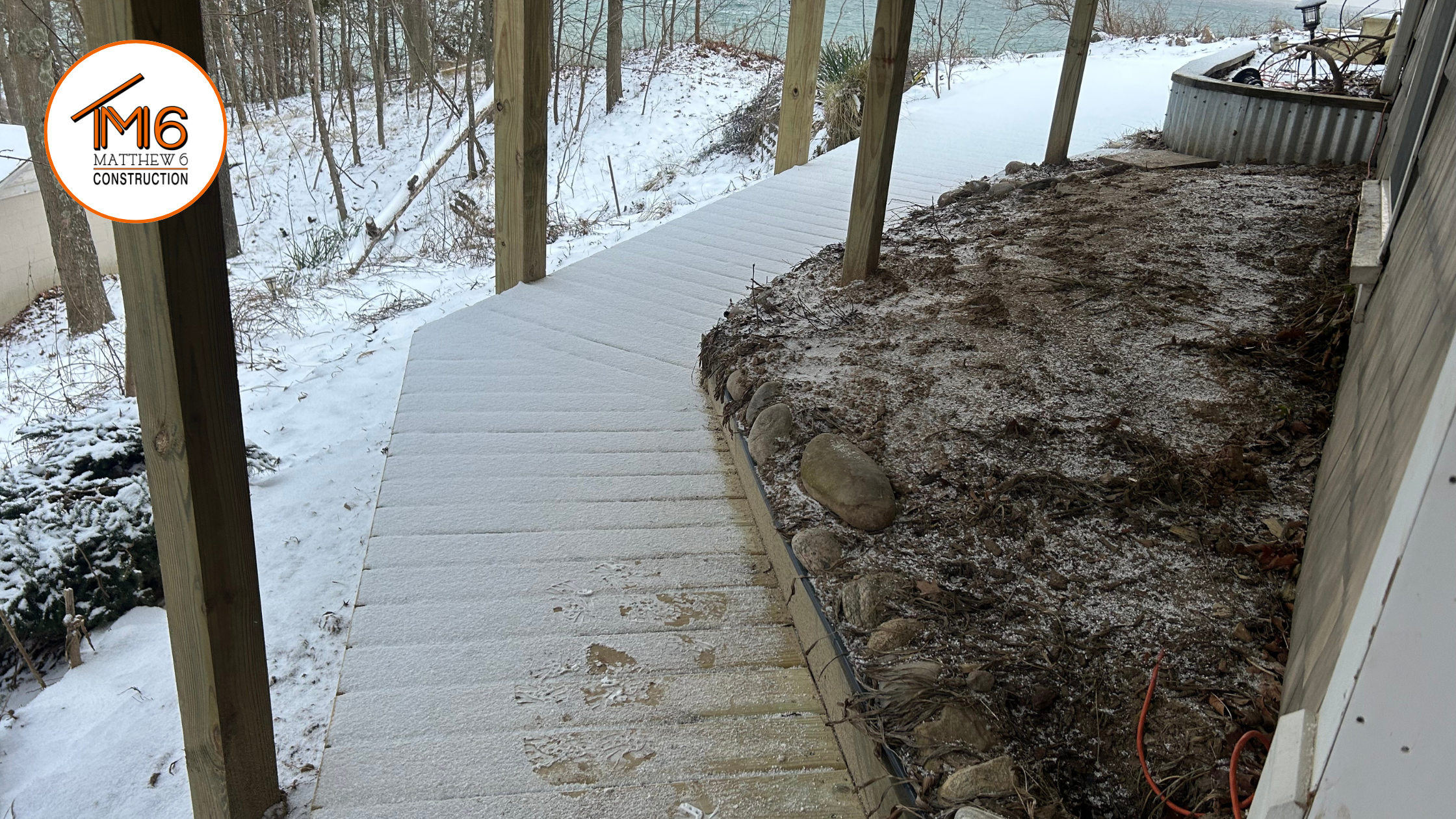 Deck__Matthew6Construction_LudingtonMI (3).png