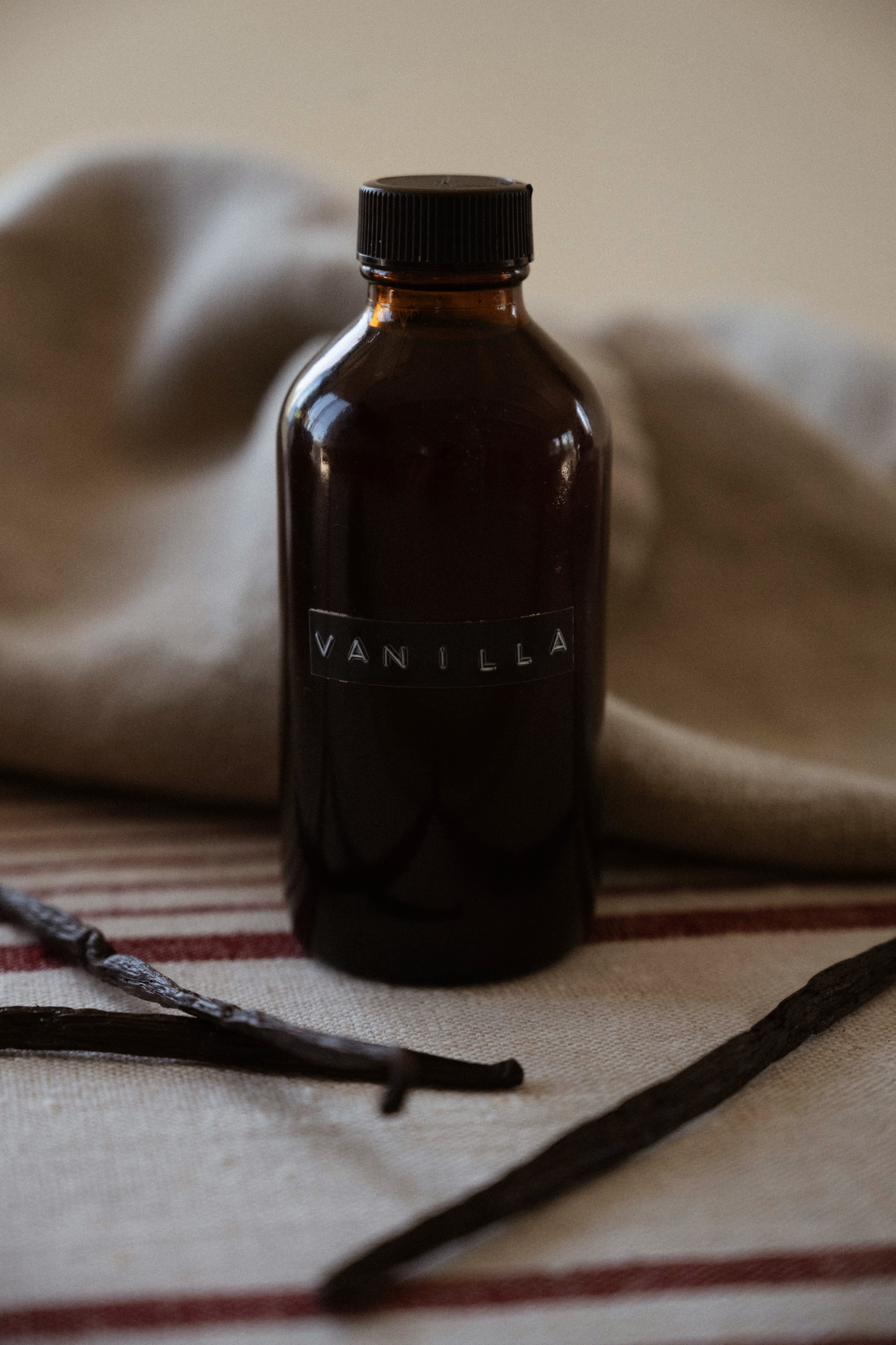 Small-batch organic heritage Kentucky bourbon vanilla extract