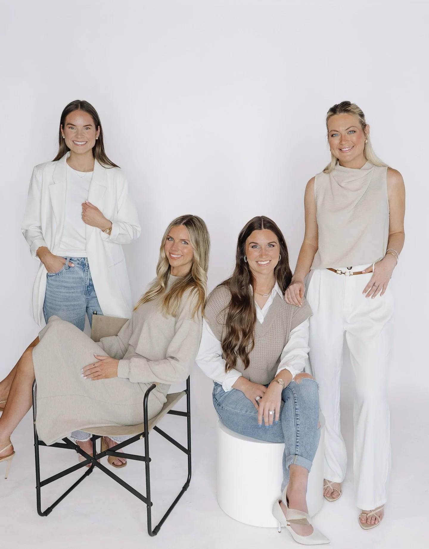 Lily being in town calls for new team photos &amp; fun videos (aka our first ever full team photoshoot)!! 🤭📸🩵

Lily has been a part of our team for almost a year now (I actually sent her job offer one year ago today - time flies!!) working fully r