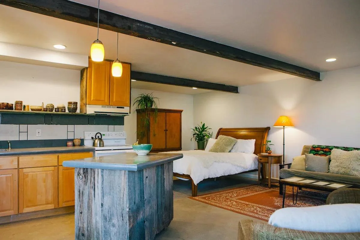 arens Nest cozy Airbnb lodging in Moab Utah near wedding venues