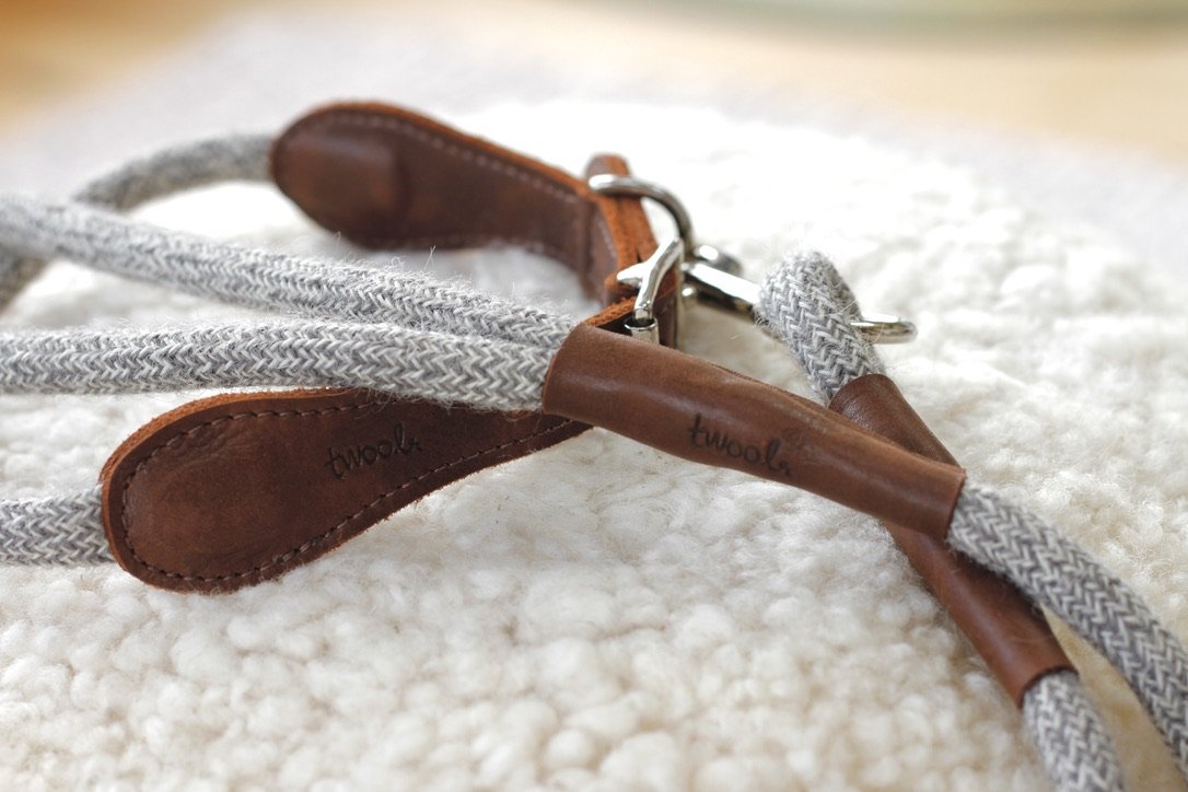 Granite grey tweed clip lead