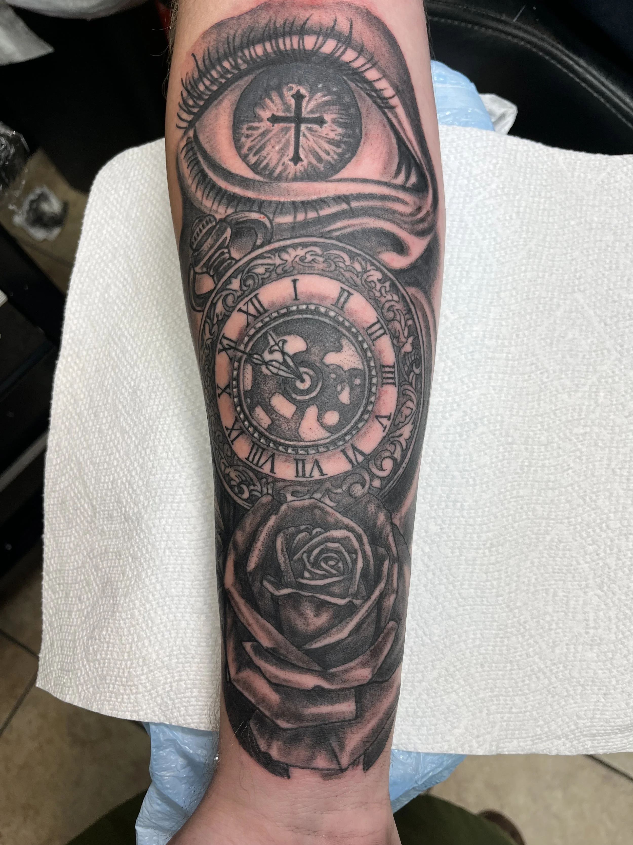 eye clock rose black and grey tattoo