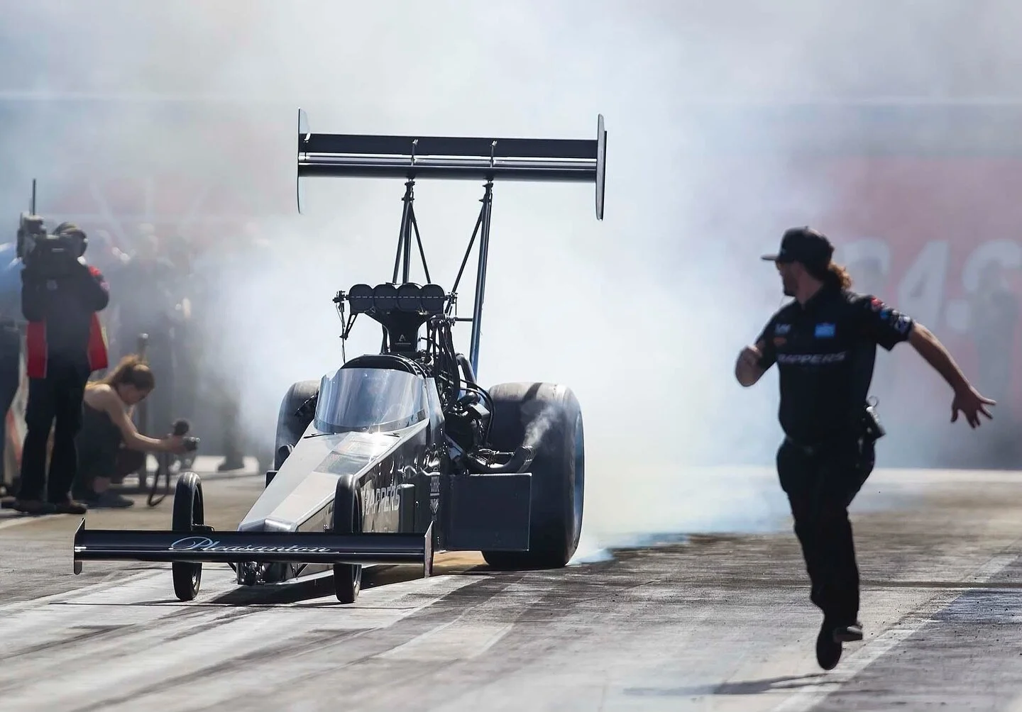 #running into the first race week of the year like 🏃&zwj;♂️💨
.⁣
.⁣
.⁣
.⁣
.⁣
#auto #carshow #carspotter #carstagram #dragster #fastcar #funnycar #hemi #honda #instacar #jdm #massive #motorcycle #motorsportphotography #motorsports #motorsportsphotogr