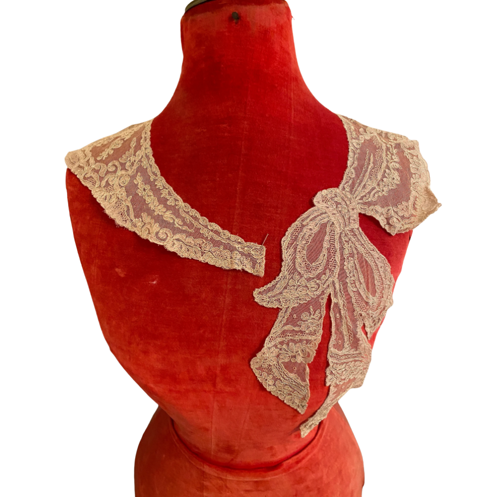 Antique full lace collar 