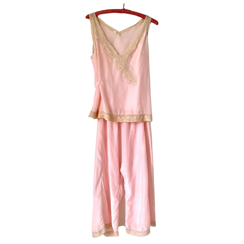 1920s pink loungewear