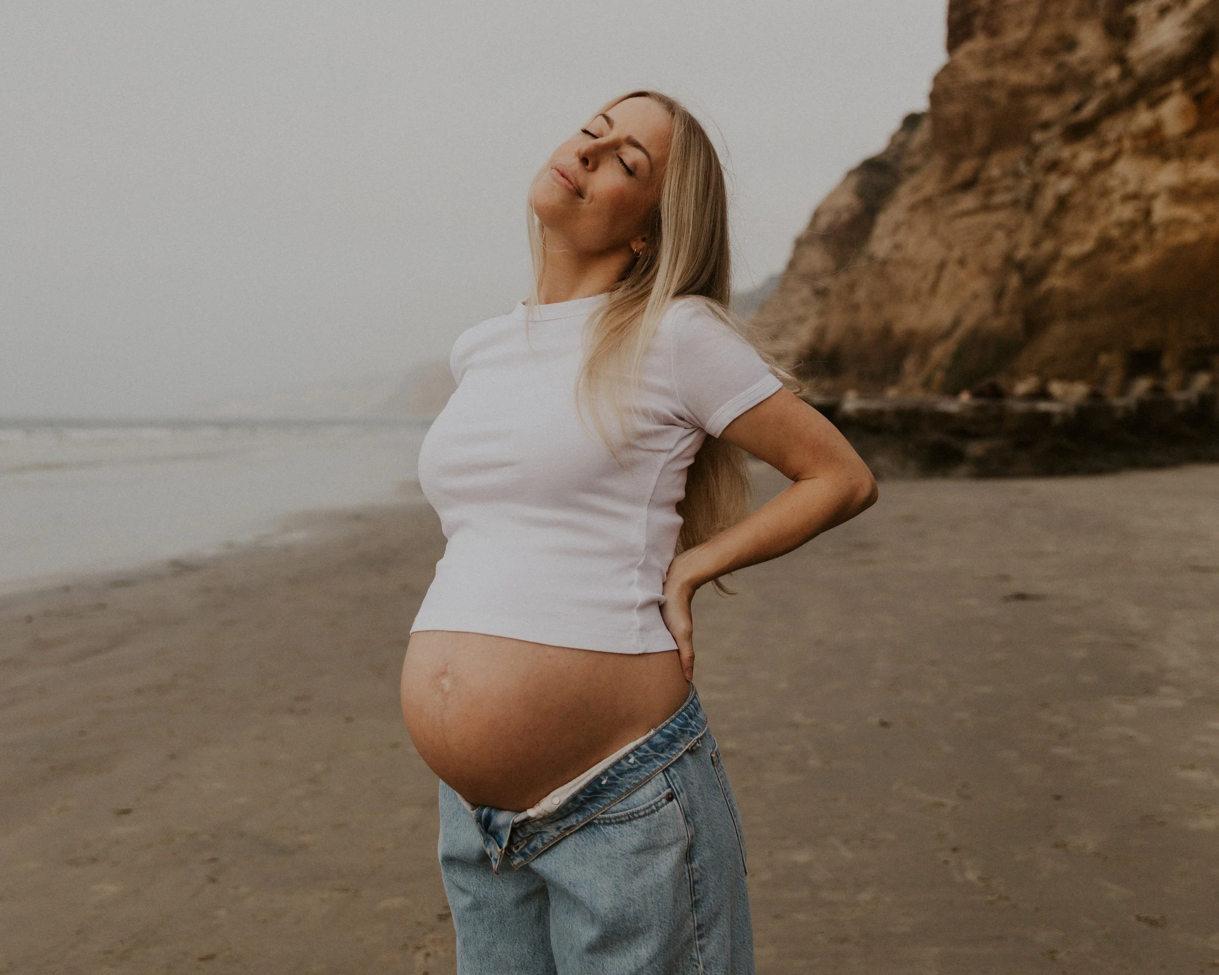 Laid-back Coastal Maternity Session  La Jolla, California