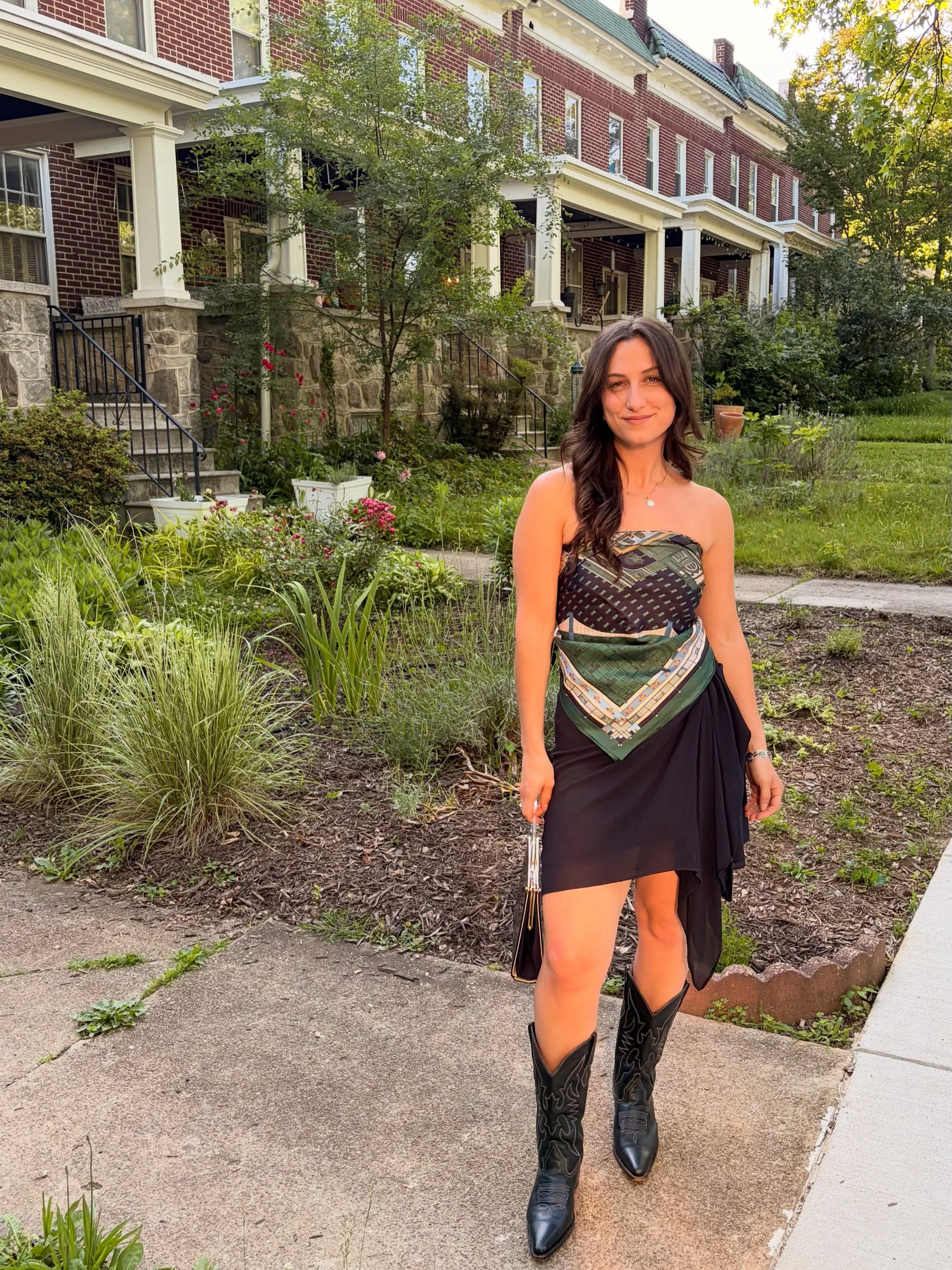 May camera roll ✨

Lots of flowers, events with SIMPLi in New York and Pasta Rummo in three cities, treasures at the Driehaus Museum, Inspiring Ivy, June moodboard, Philly architecture, new dining room lamp, NYDW, David Zwirner, antique hunting!