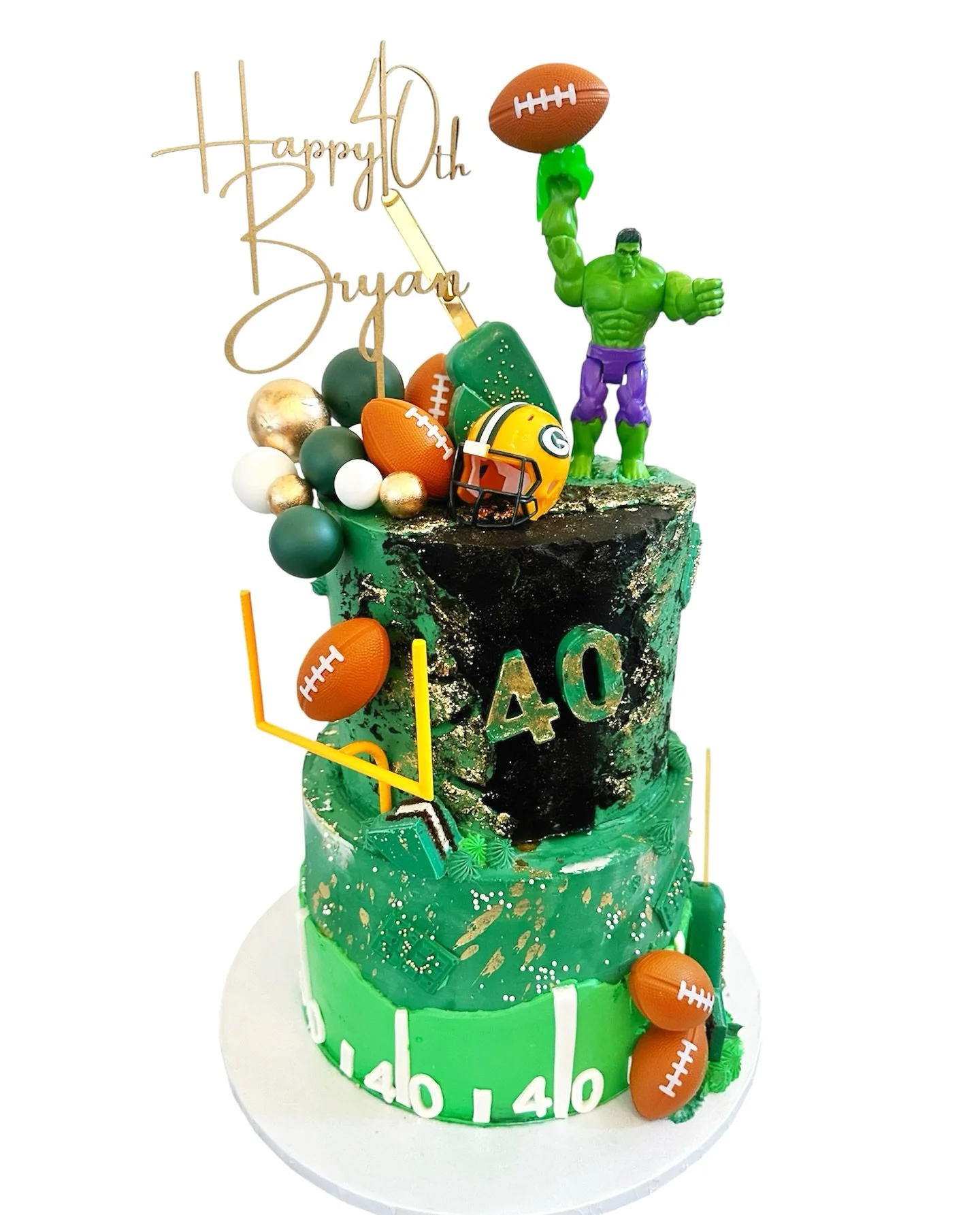 Smashing into 40 like the Hulk on game day 💥🏈💚 ⁣
⁣
⁣
⁣
⁣
⁣
⁣
⁣
⁣
⁣
⁣
⁣
#CustomCakes #FootballCake #HulkCake #40thBirthdayCake #GreenBayPackersCake ⁣
#BirthdayCakesForMen #PopCultureCakes #SuperheroCake #LosAngelesBaker ⁣
#CakesOfInstagram #CakeArt