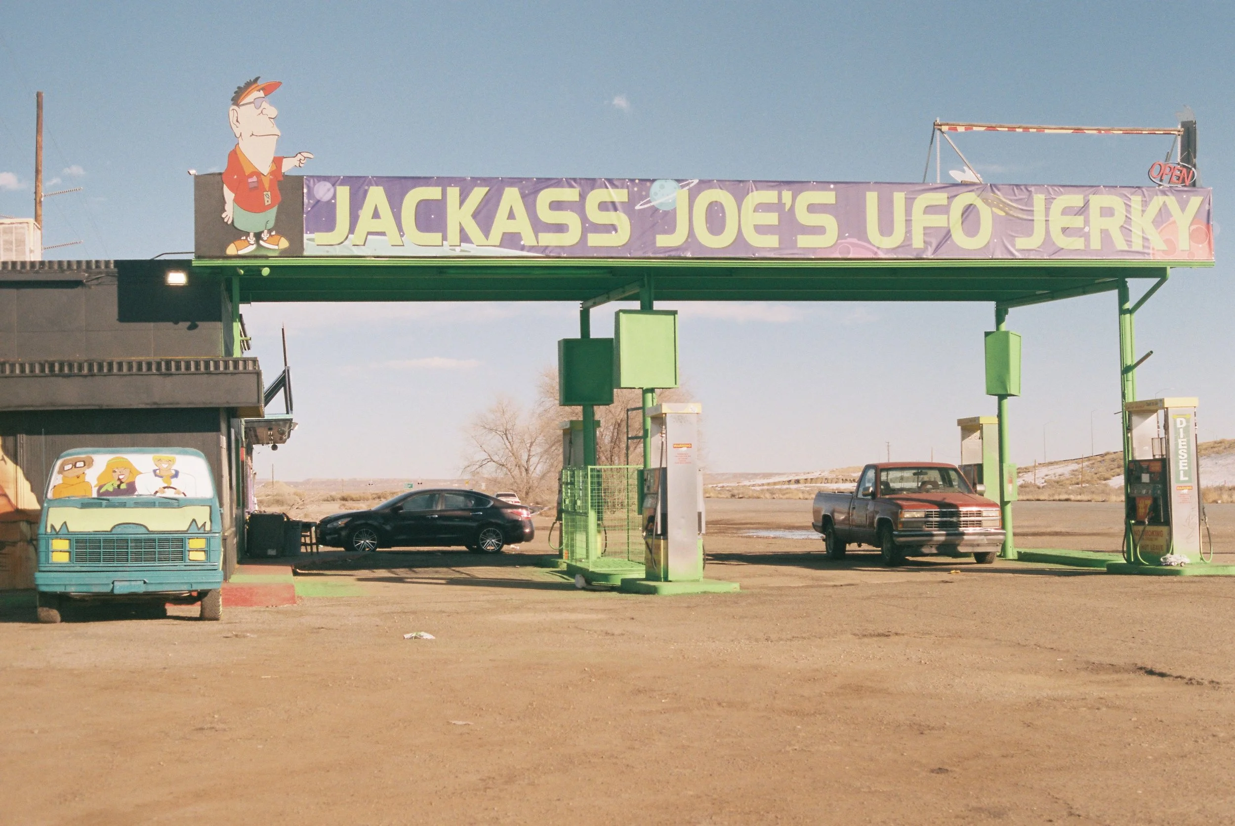 JOE'S