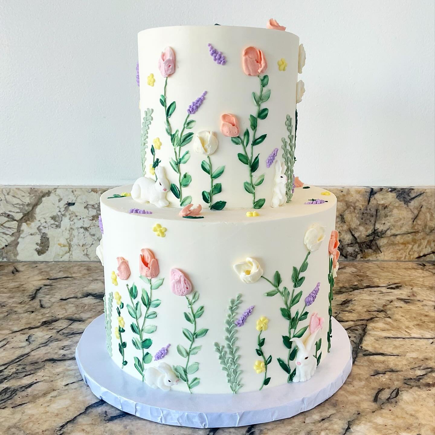 Spring showers bring May flowers 💐 
Believe it or not, peak season is sneaking up fast! Be sure to get those May inquiries in 😉 
#babyshowercake #customcakes #floralcake #floralbabyshower #occakes
