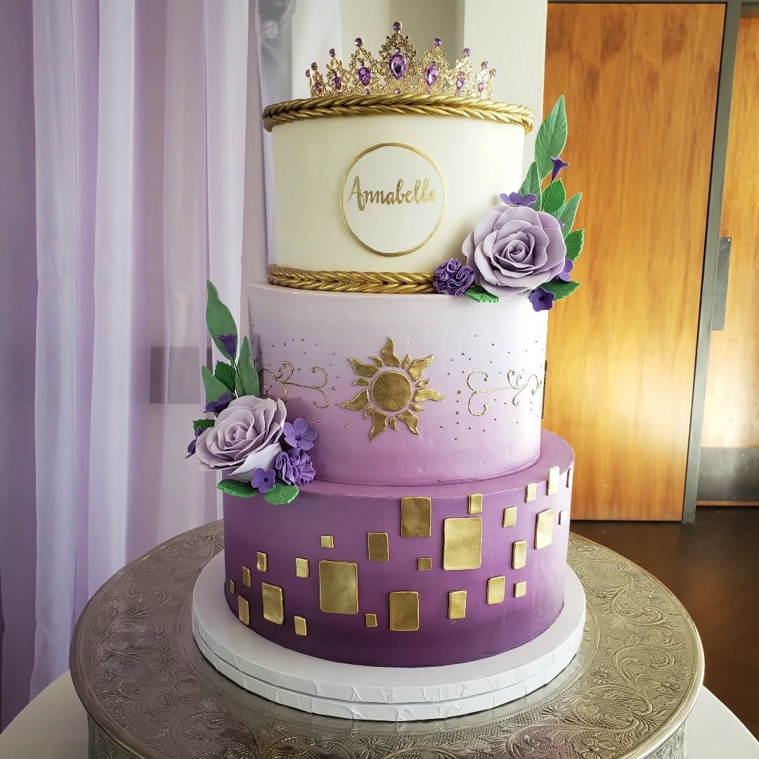 POV: You're having a Tangled themed quincea&ntilde;era but twin brother needs his own cake too!
#customcake #tangledcake #occakes #tangledquincea&ntilde;era #quincea&ntilde;eracake