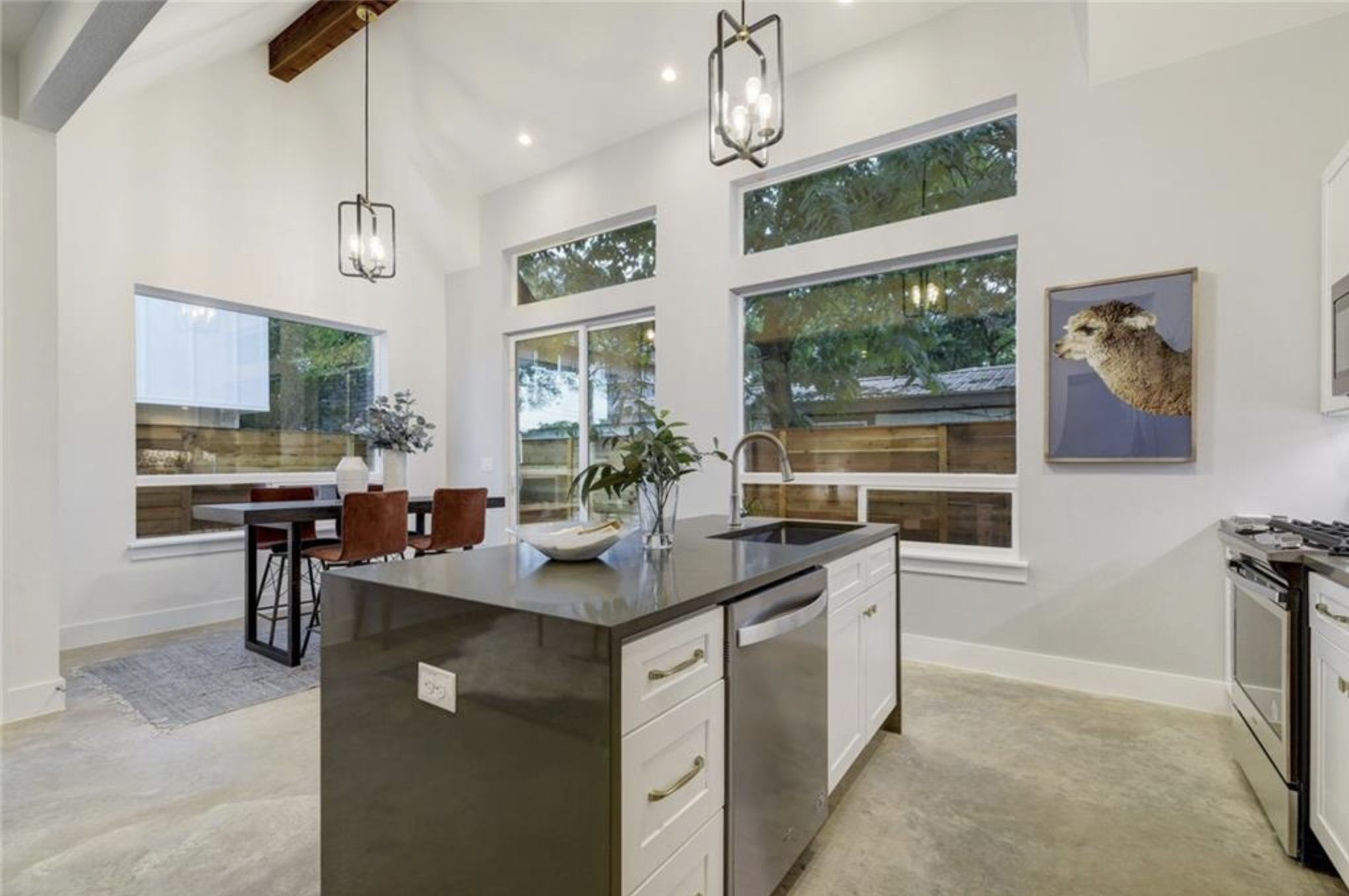 Interior kitchen / dining
