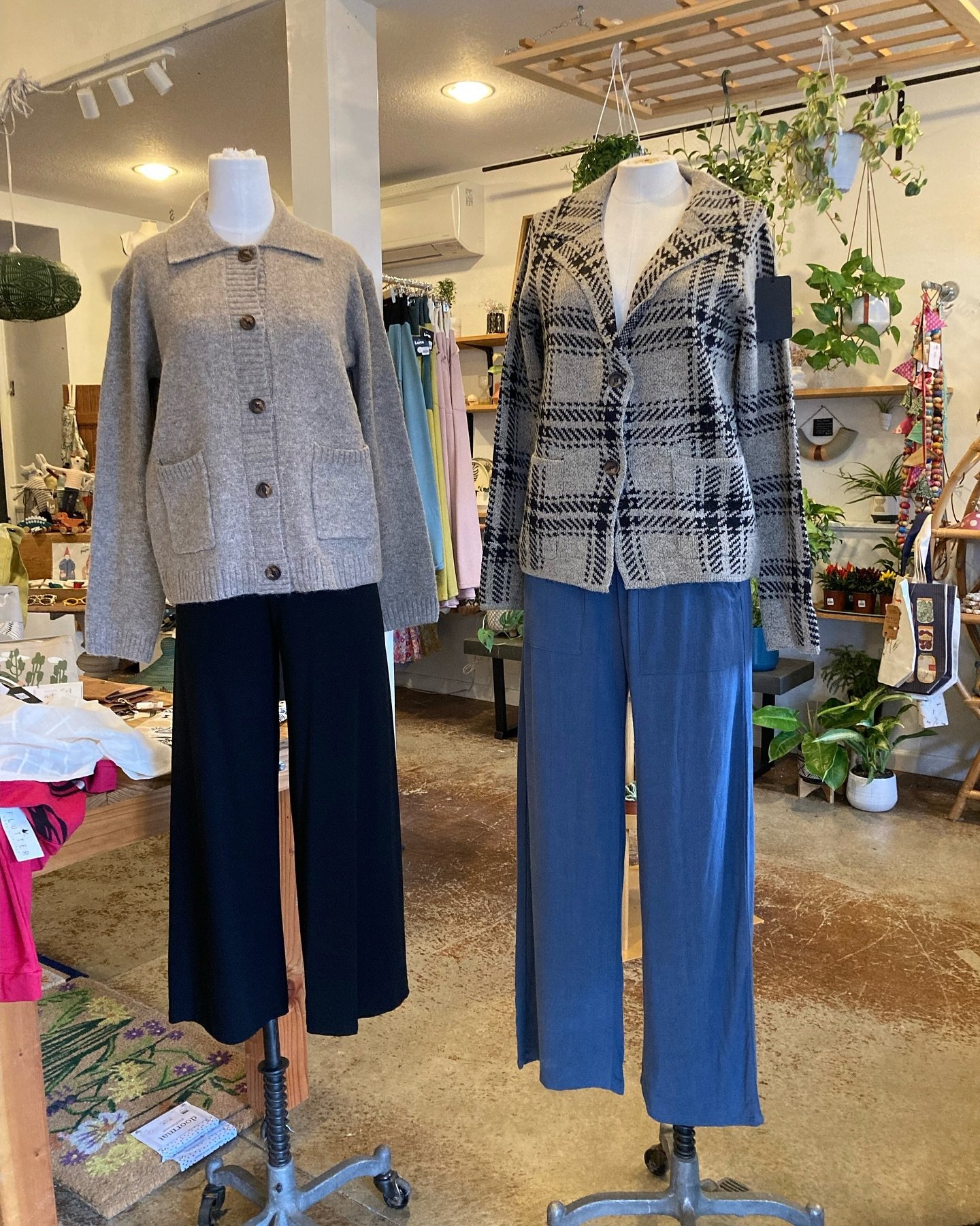 Sweater weather is our comfy cozy favorite time of the year! 

Re-stock and new plaid! 

Paired with our in house line @lunakarinamasaya pants