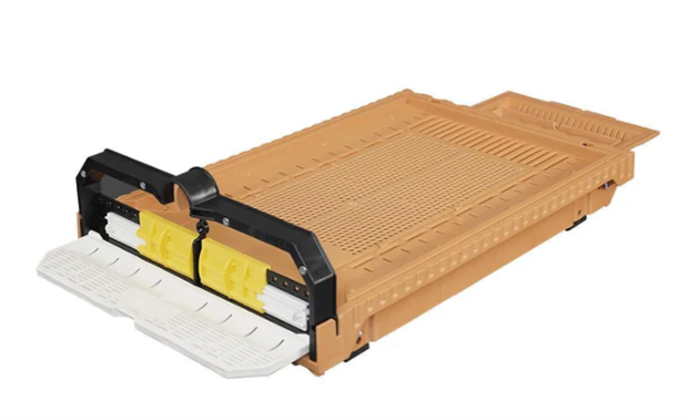 8 Frame Screened Bottom Board w/ bottom tray & pollen trap