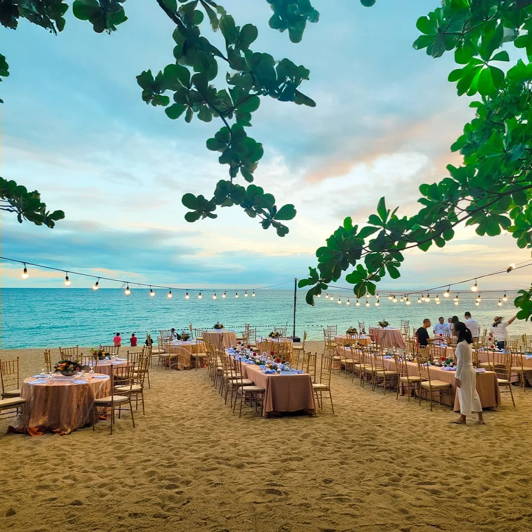 Before There Was WiFi, There Was the Dining Table 🍲💛

Long before screens and notifications, connection was found in the passing of dishes and the laughter shared over a warm meal.

At Sabangan Beach Resort, these moments remind us that the best co