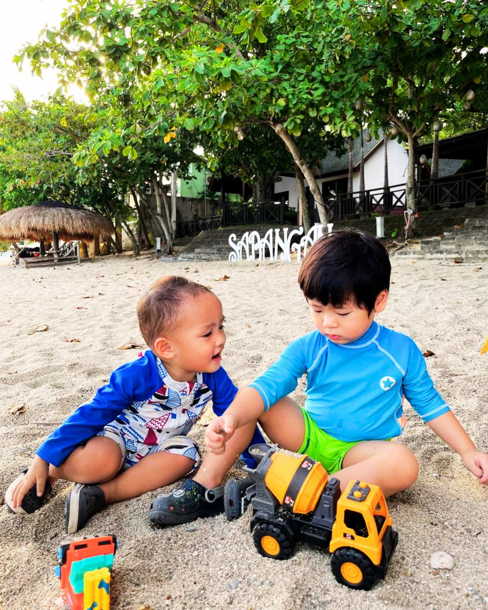 Sticky hands. Sandy feet.
And one perfect sunset to end the day. 🌅

📍 Laiya-Aplaya, San Juan, Batangas
🔗 Book now: https://www.sabangan.com/book-online

#SabanganBeachResort #SabanganSummer #LaiyaBatangas #TravelPH