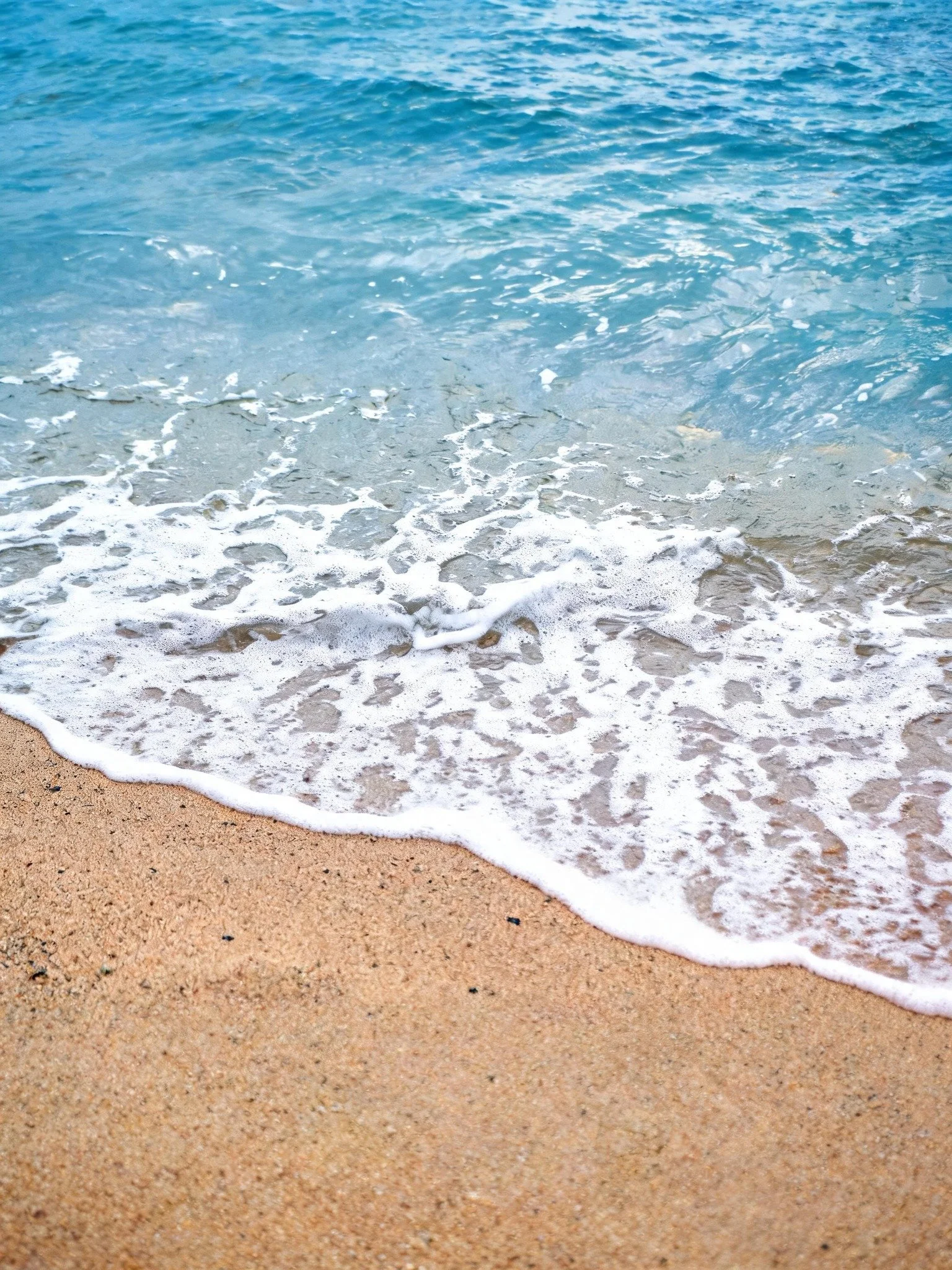Just the soothing rhythm of the ocean, fresh sea air, and the freedom to spend the day exactly as you please. Whether it's enjoying a quiet morning coffee, strolling along the shore, or simply watching the waves roll in, every moment invites you to s