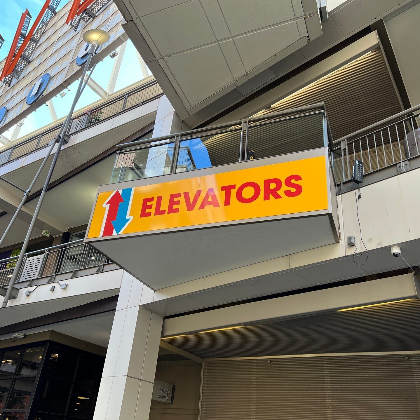 Simple wayfinding signage can do wonders for how people move through your space. These simple, highly visible signs add color and serve a purpose at the @denverpavilions.  While escalators are being repaired, the elevators are seeing more traffic, we