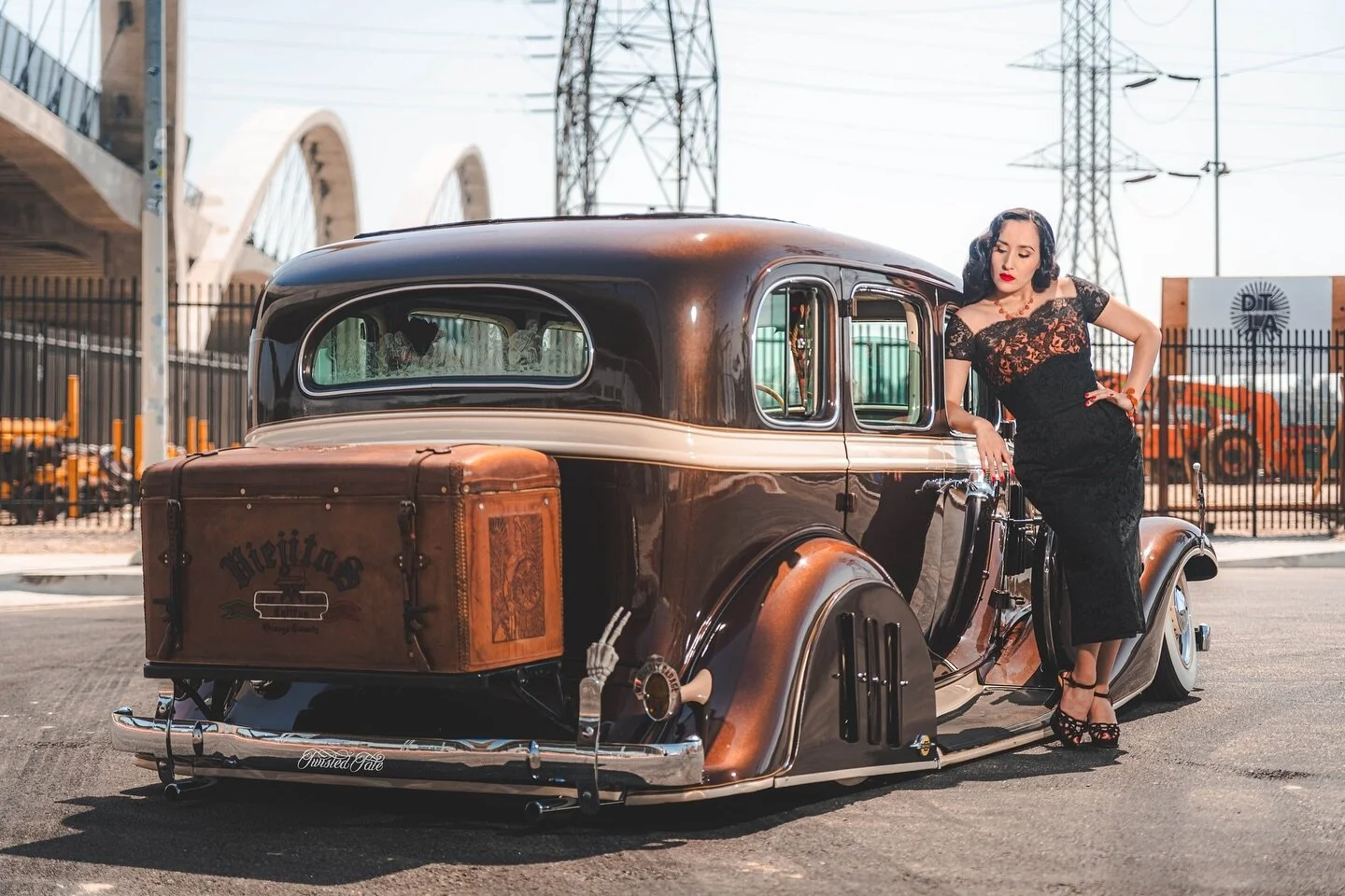 This is one of those rides where the more you stare, the more stuff you see. Almost every inch is customized. Badass ride @mastereagle33!
.
.
.
Model: @jennydame_ 
.
.
.
.
.
#lowrider#model#lowridermodel#bombita#chevy#viejitos#viejitoscc #pinup#rocka
