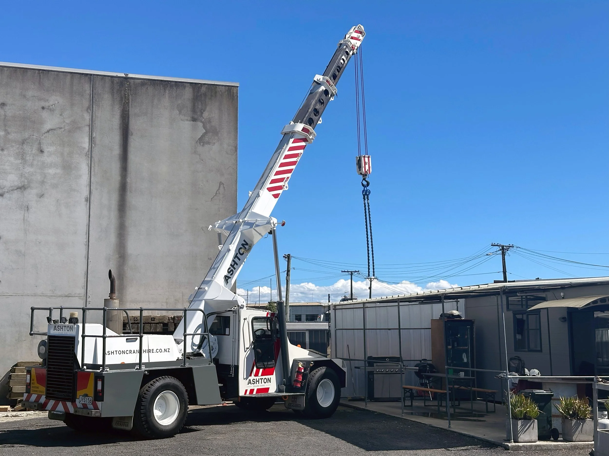 Ashton_Crane_Hire_2T_Crane_2.jpeg