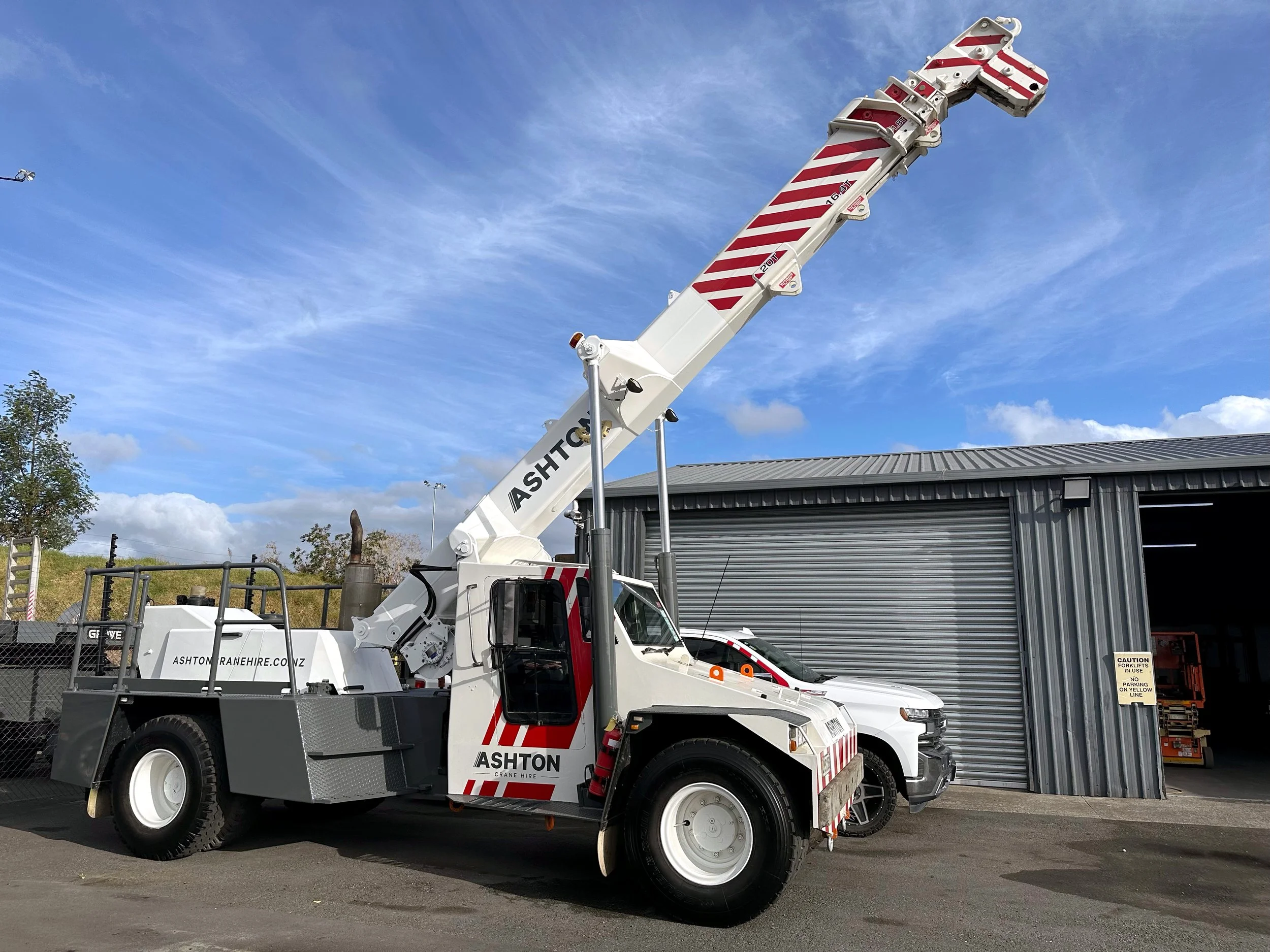 Ashton_Crane_Hire_2T_Crane_3.jpeg