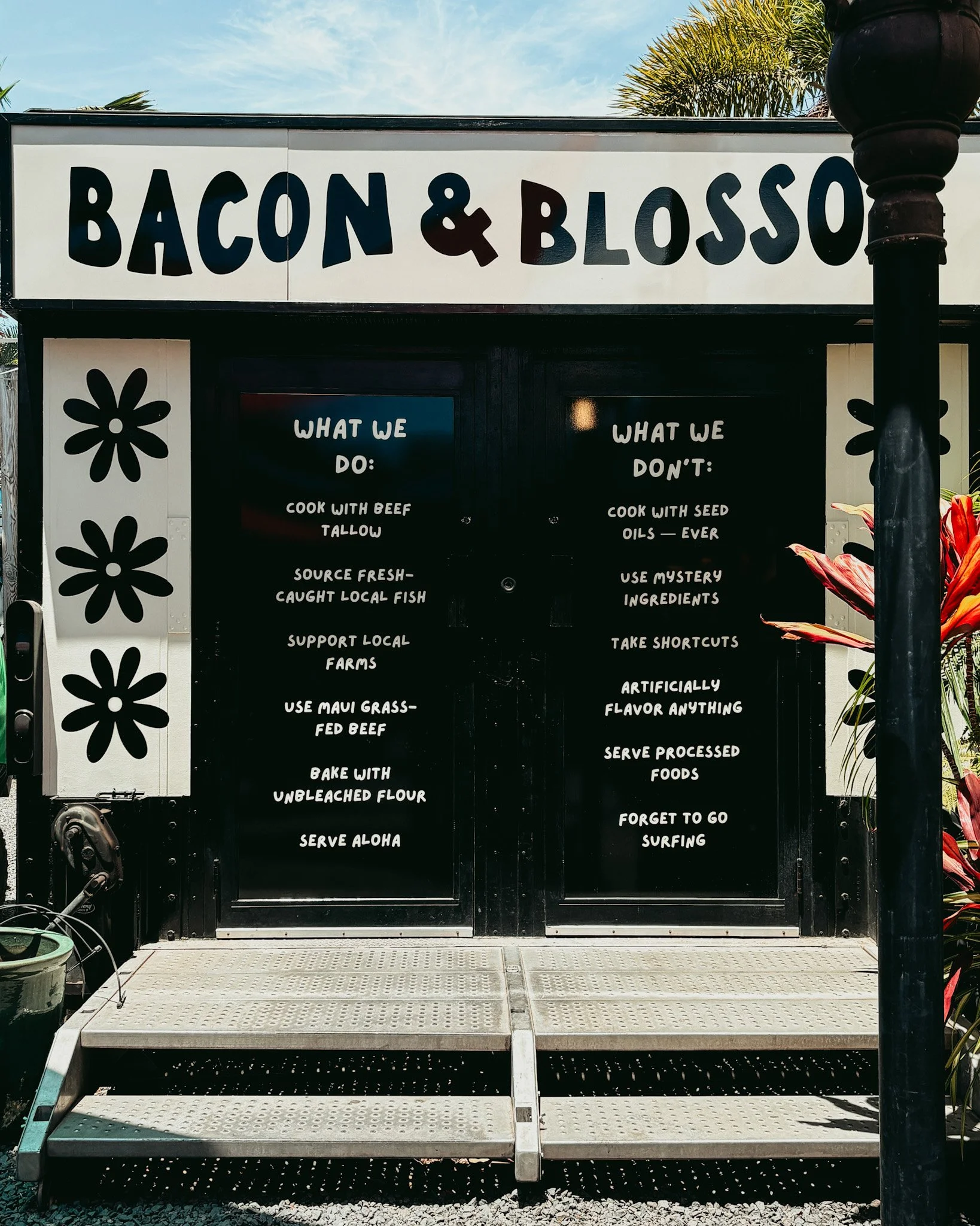 bacon and blossom maui food truck