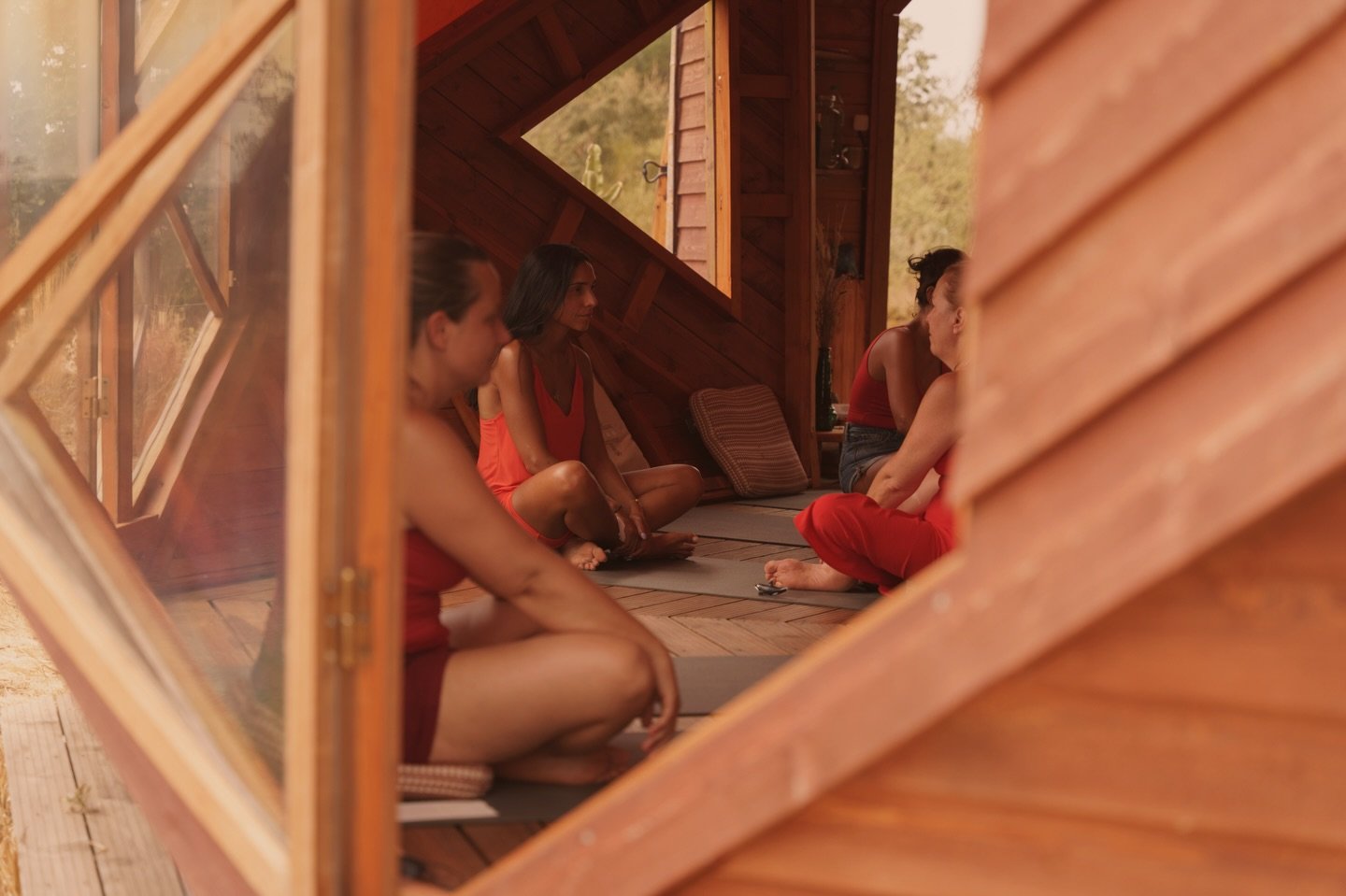 &ldquo;Viaja em ti&rdquo; so special to share these moments from a retreat guided by the invitation to travel inward.
Thank you to the wonderful @a_joananorton and everyone who took part in this journey.

Photo credit: @araiz.com.pt 

#adamaeportugal