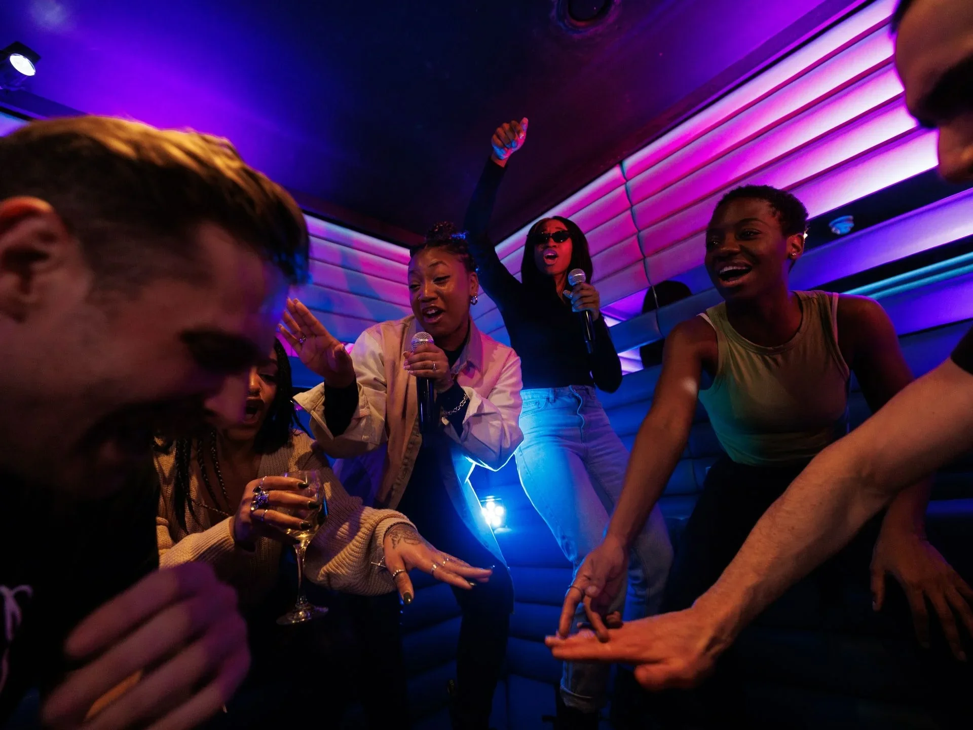 Karaoke Machine vs Karaoke DJ