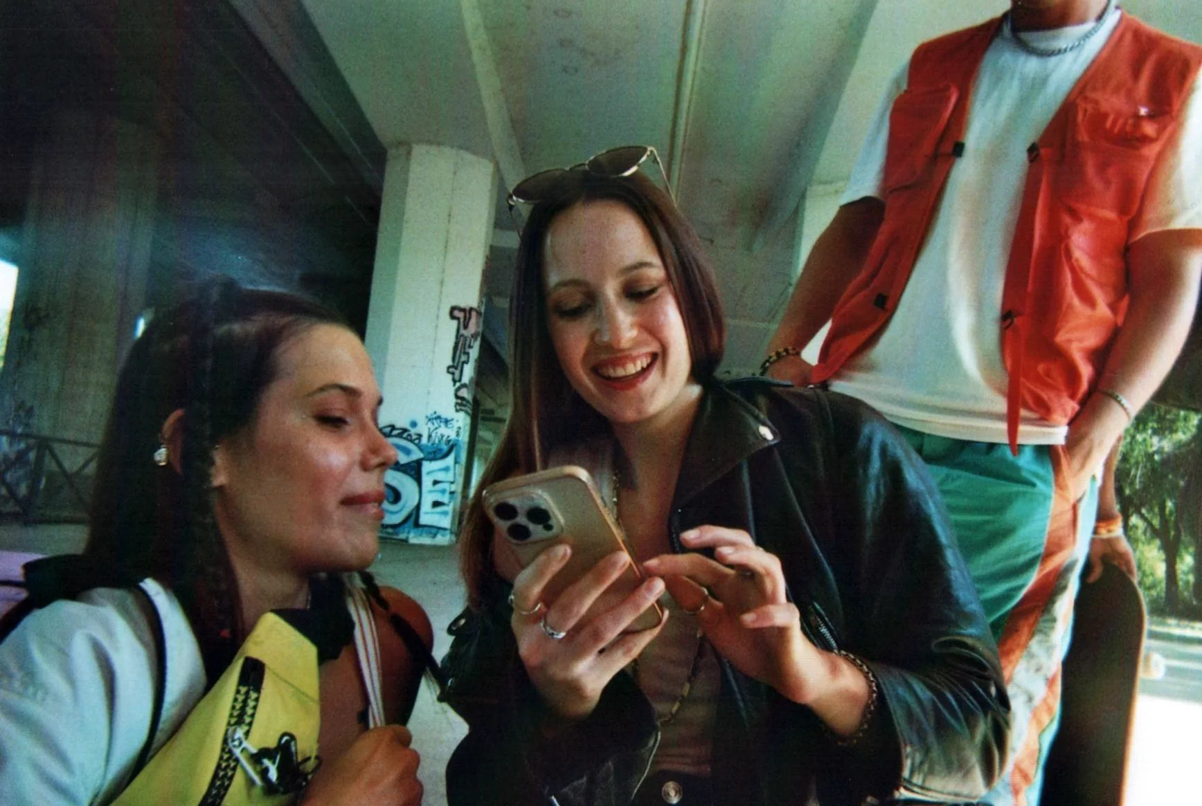 MONKEYTALKIE_7LIVES_ANALOGIC_5.png