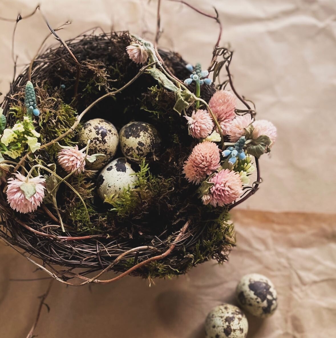 Easter Nest &hellip; a white tablecloth, fresh flowers &amp; an Easter nest #easter