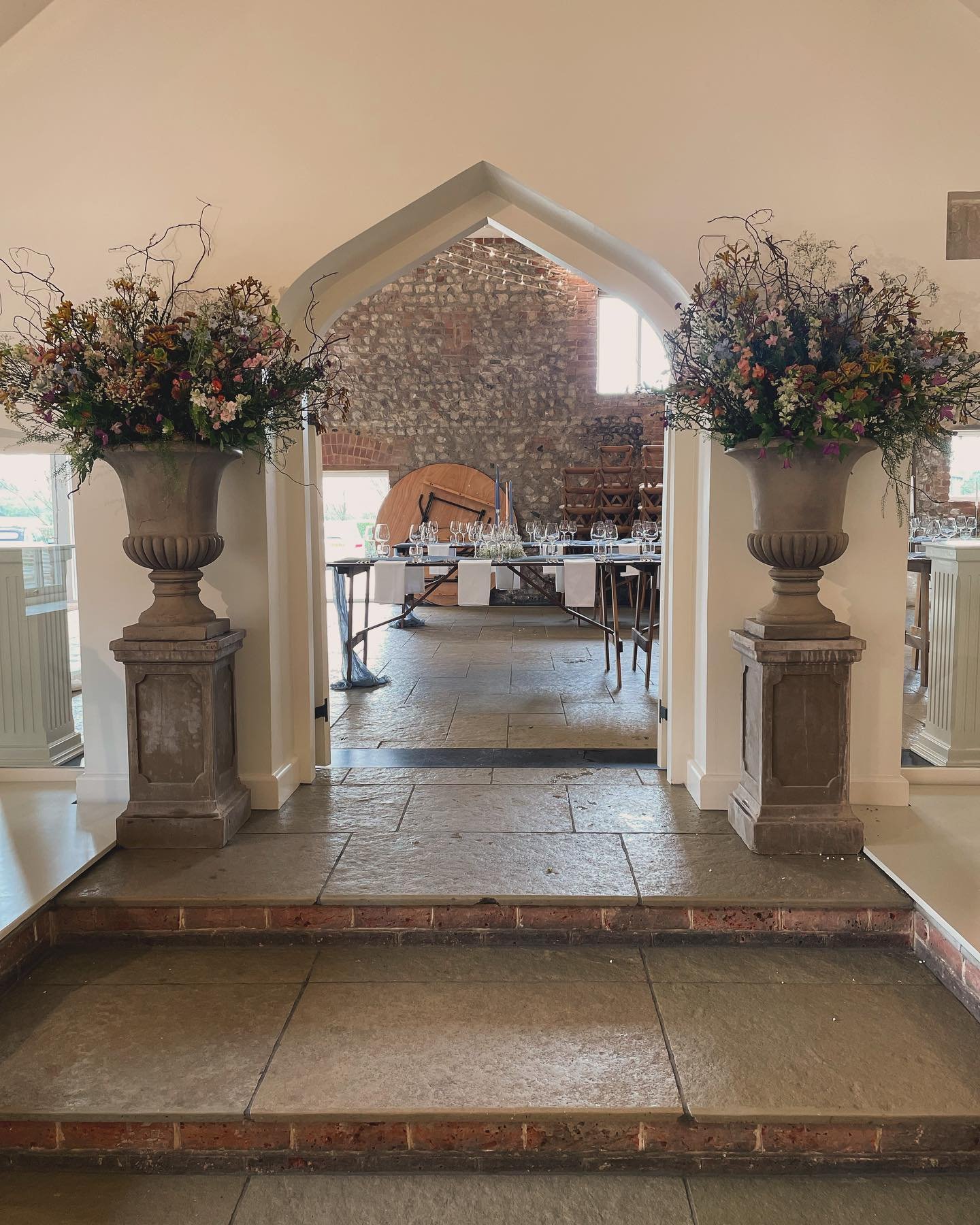 With our first wedding completed last weekend, we are in full wedding mode for the season ahead! Let&rsquo;s pray for sunshine! #sussexweddingflowers #sussexflorist #farbridgebarn #farbridgewedding