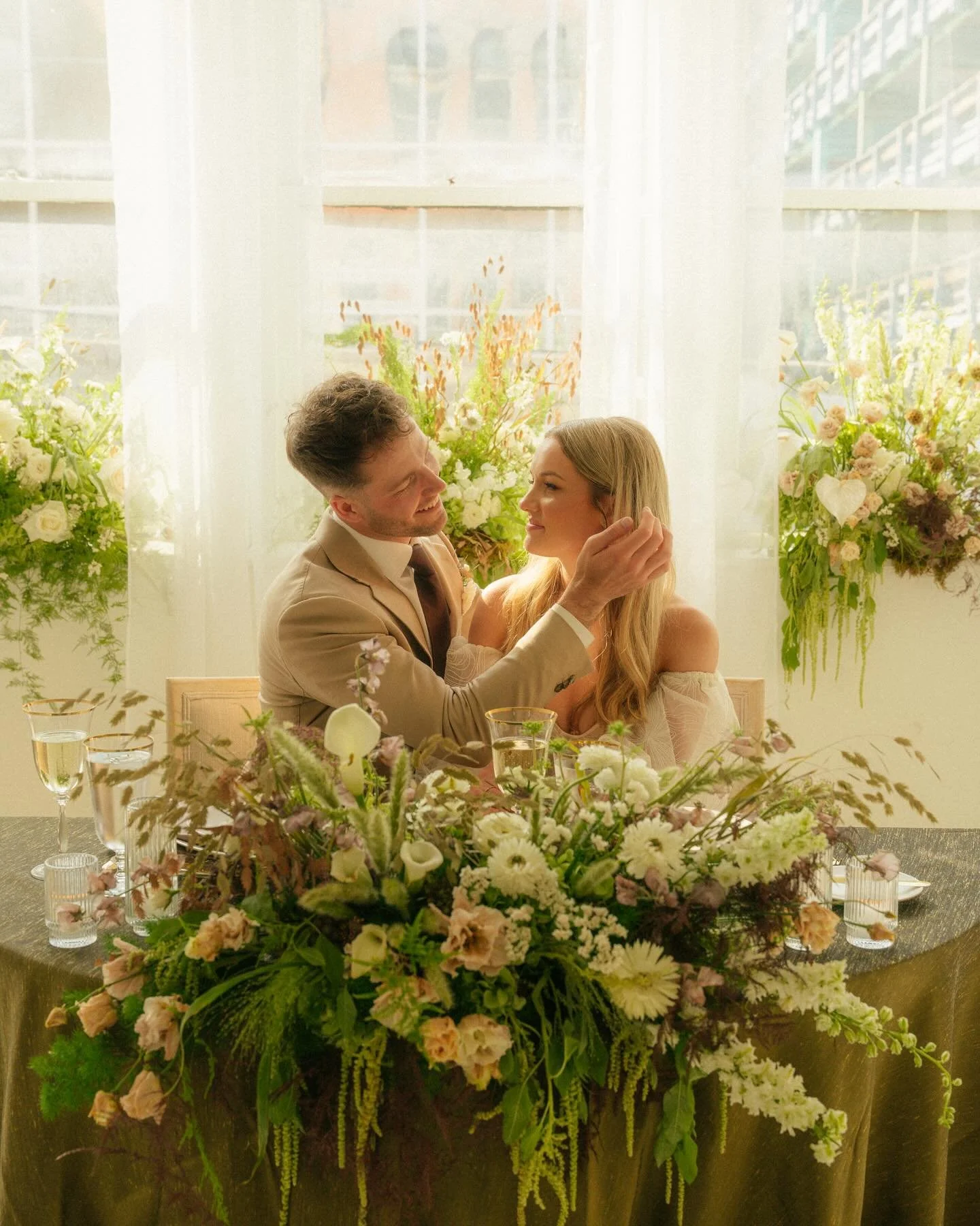 POV: You snagged the cutest Johnstown BNB for your elopement 👰🏼&zwj;♀️ Did we mention this space was designed by a wedding photographer with every dreamy photo in mind? Overnight accomodations starting July 1st!

@bridgeandrisingstudio

@bygeordanh