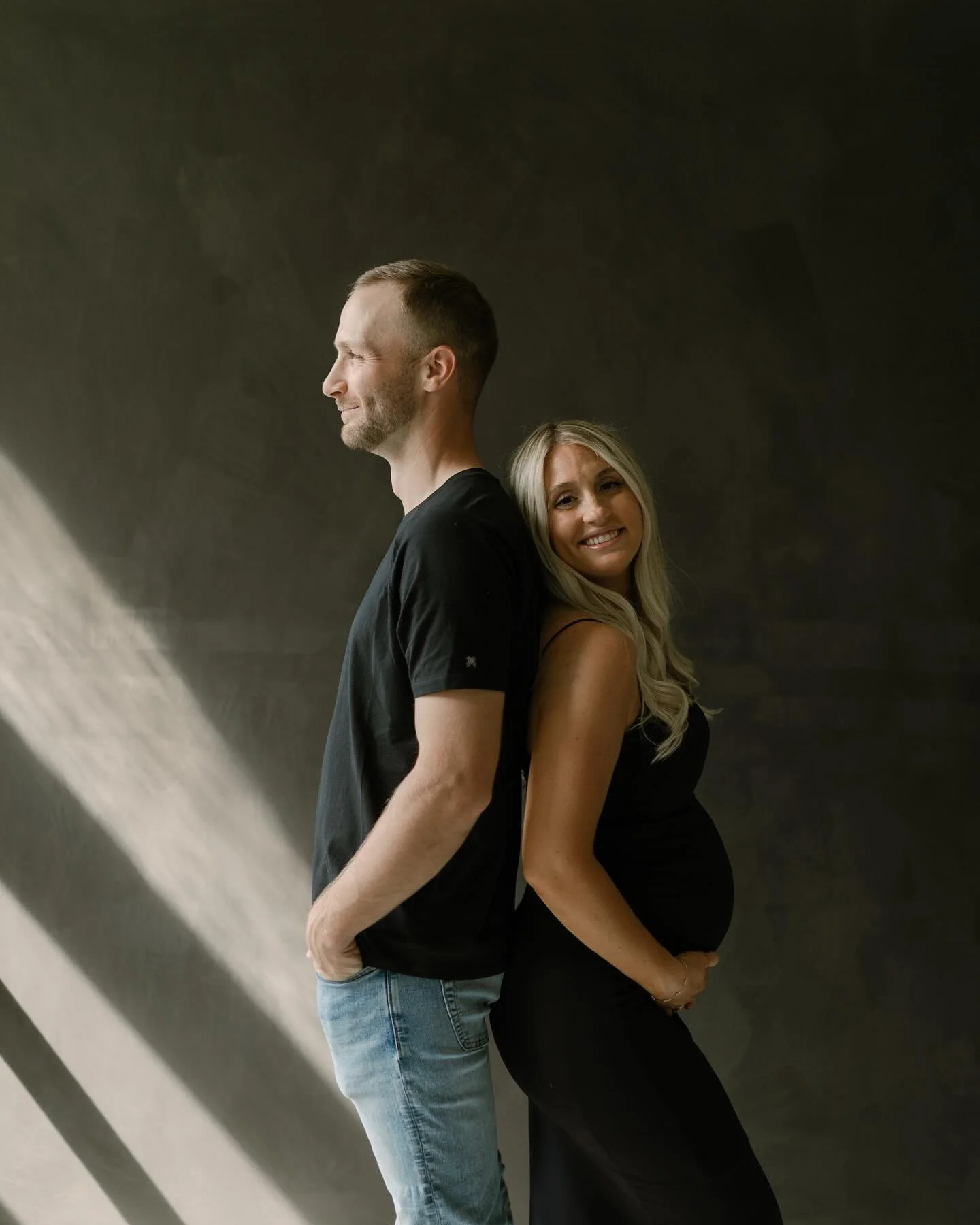 So happy we decided to go with a black lime wash indteas of solid black, it photographs so well and looks super chic! Another stunning gallery from @gracefirstphoto_ !