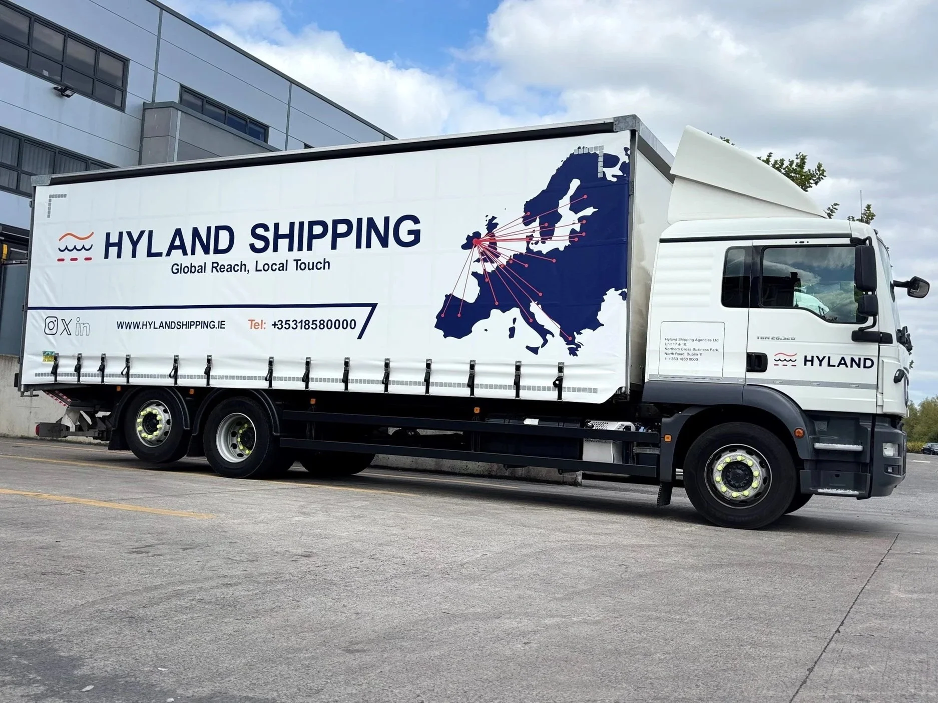 Hyland Shipping rigid truck handling regional and urban deliveries across Ireland