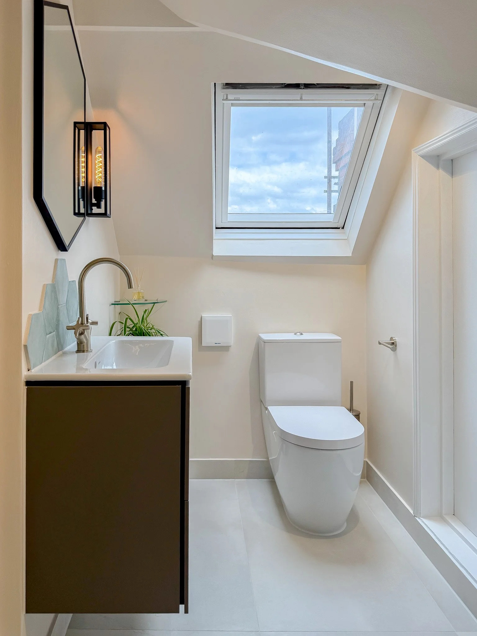Cranley Gardens, Shower Room - N10