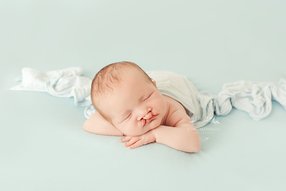 DSC_4587-newborn-photoshoot-stevenage-hertfordshire-jenna-marshall-photography.png