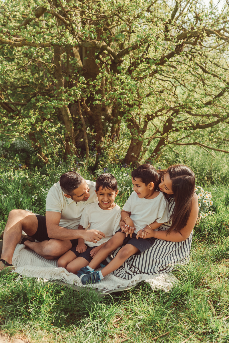 Jenna-Marshall-Photography-outdoor-family-photoshoot-8161.png
