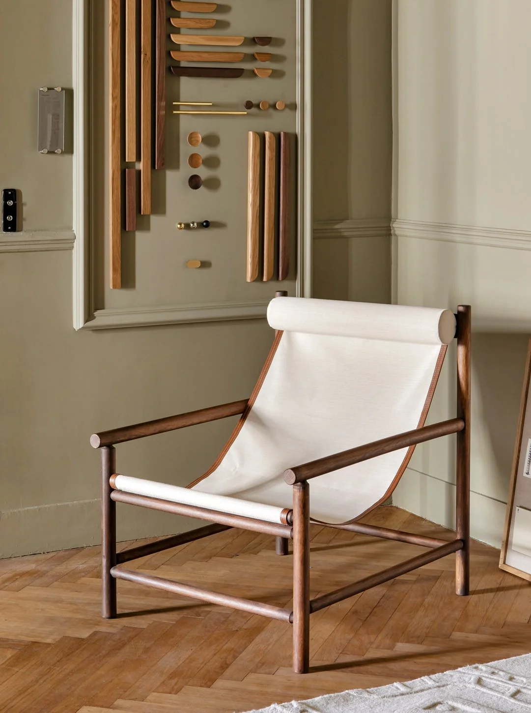 Showroom Plum Living, Signalétique, Scénographie, présentation produits, poignées, échantillons couleurs.