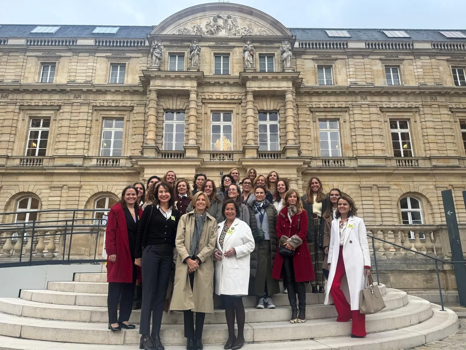 Visita del Club de Ejecutivas Españolas de París al Senado Francés