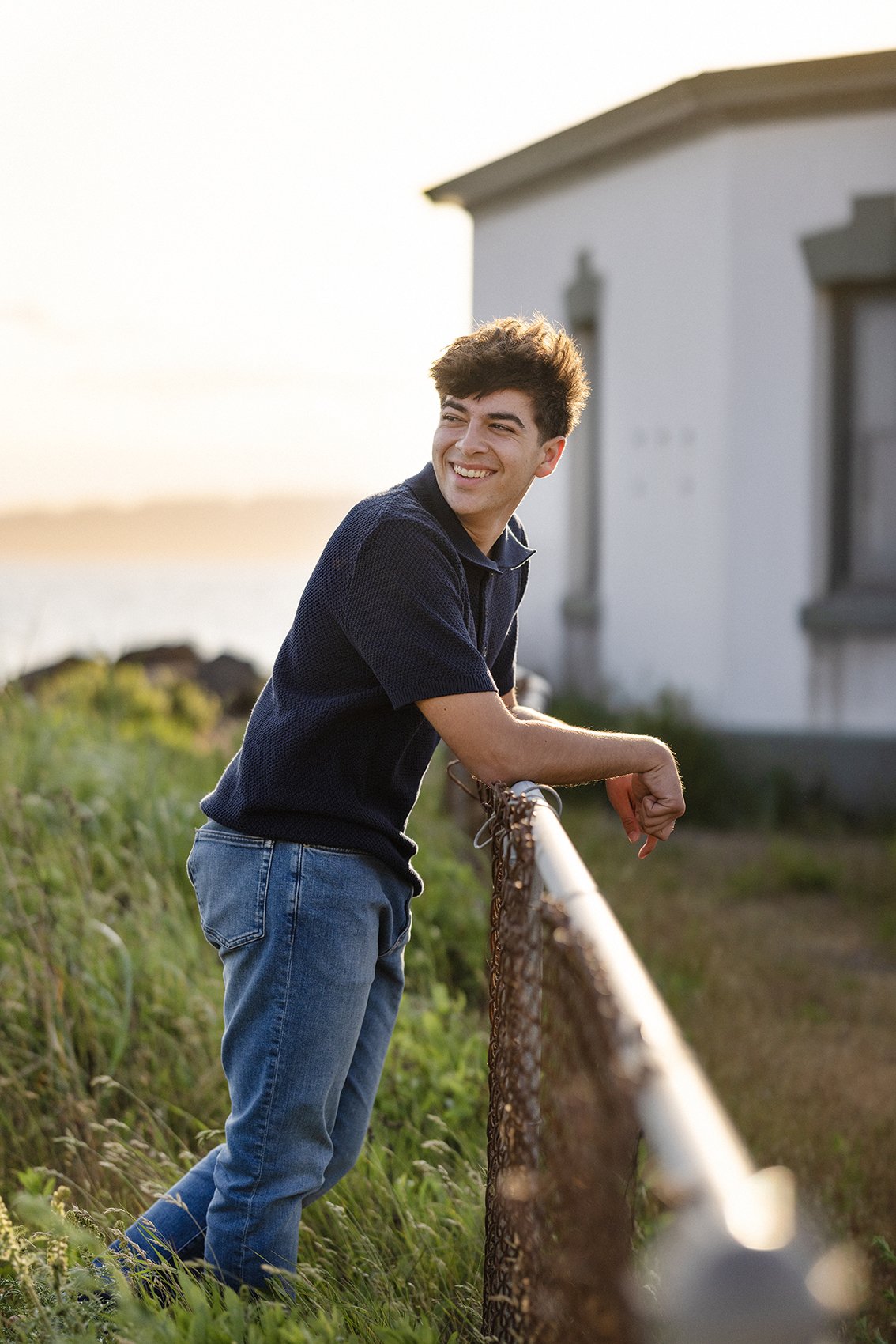 seattle, wa senior portraits in discovery park