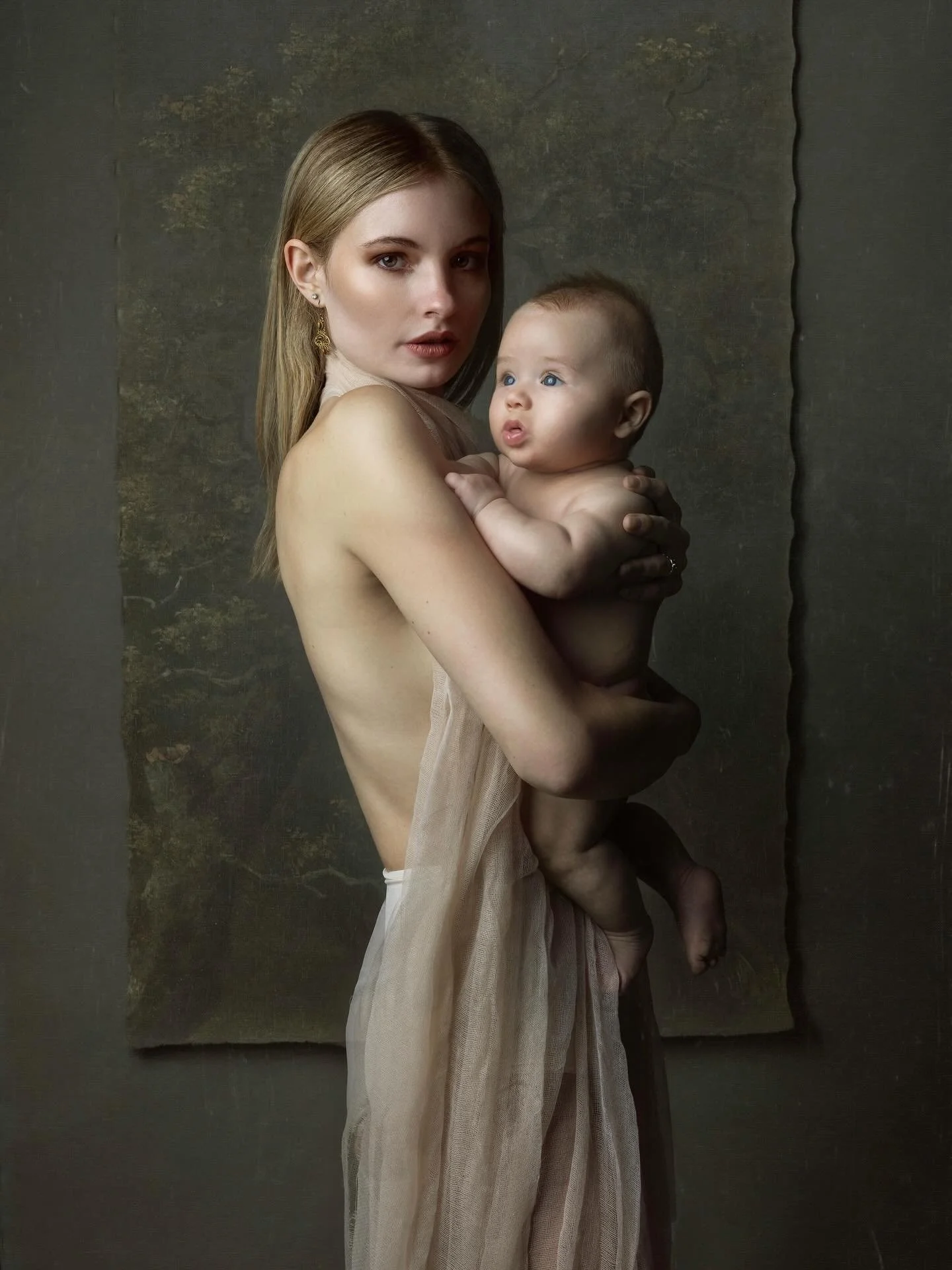 MOTHER&rsquo;S DAY

6 Stunning Digital Images for Just $590

This is your moment. A professional portrait session designed entirely around you &mdash; your personality, your style, your story. From the moment you walk in, every detail is taken care o