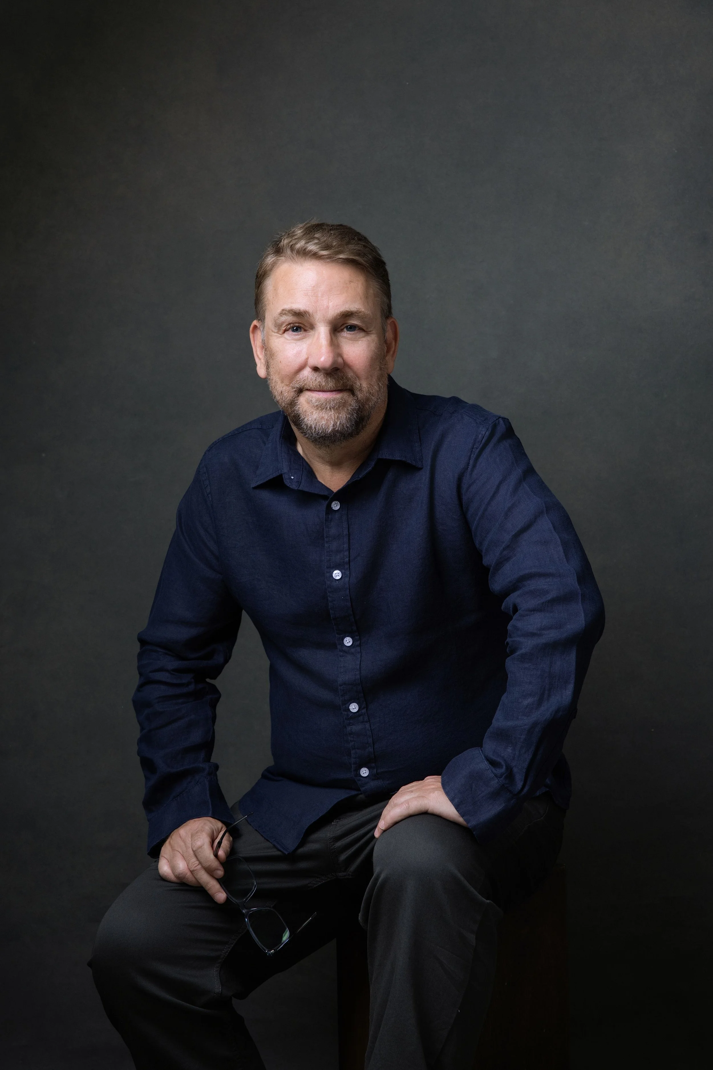 Seattle Author Poses in Kirkland Studio