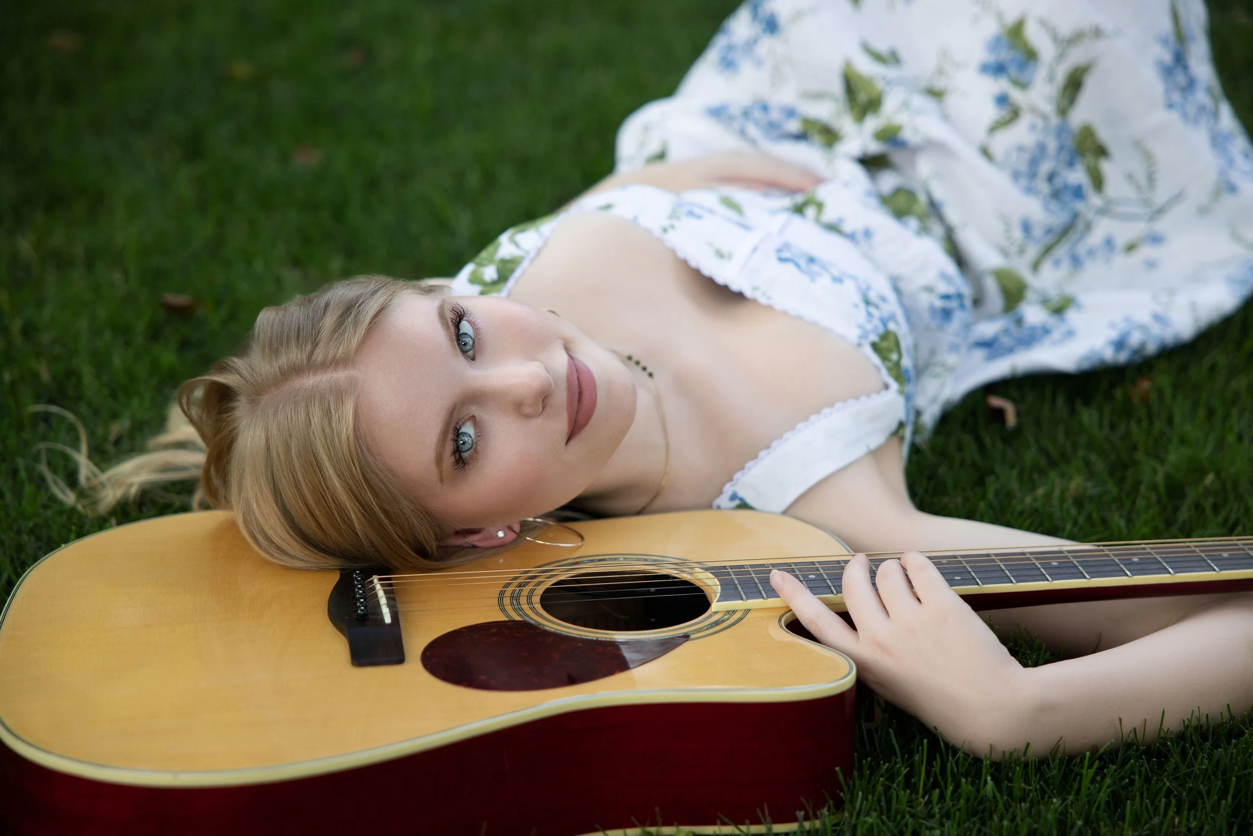 Outdoor senior portrait session at a Pacific Northwest location near Seattle, photographed by Beauclair Photography