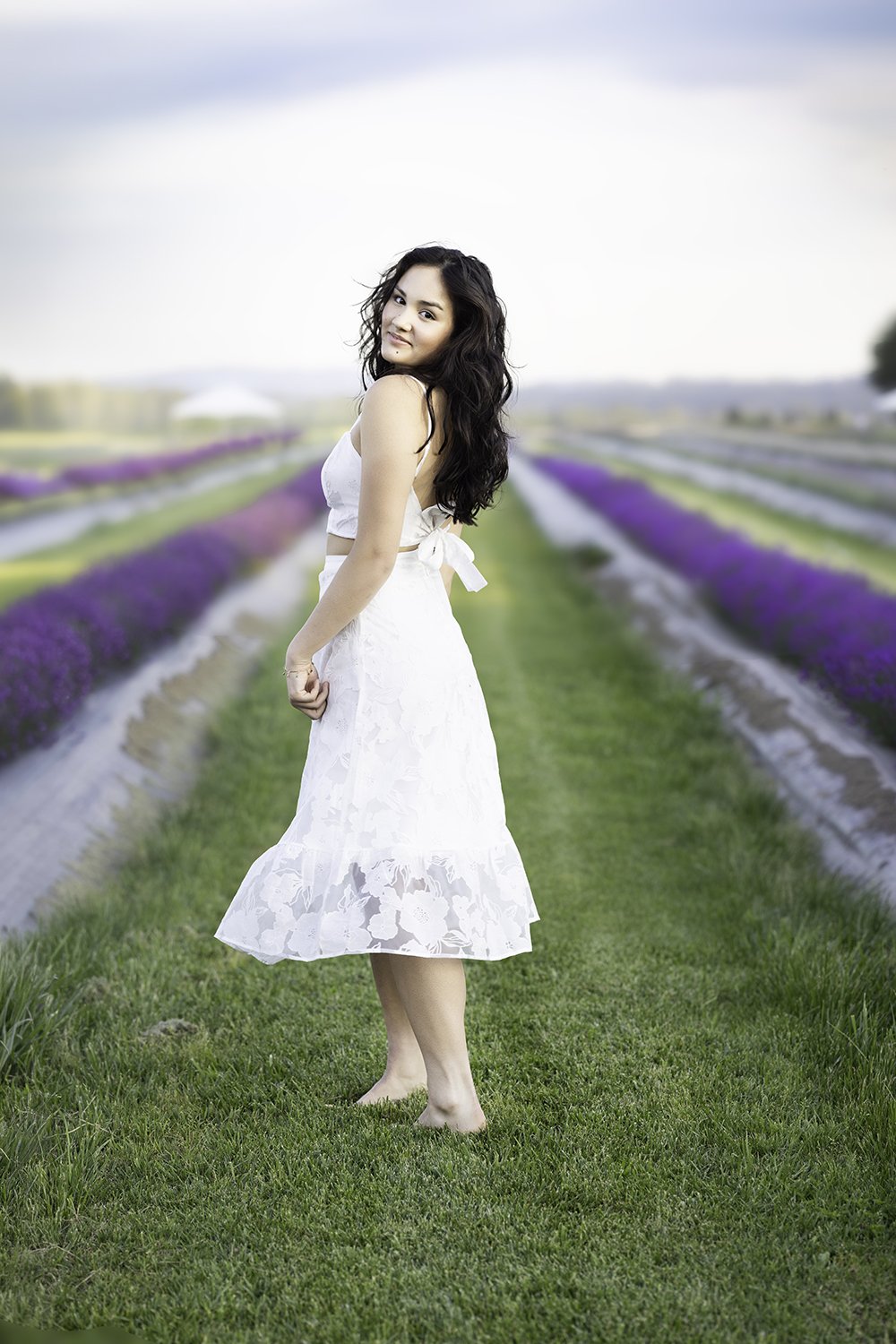 Woodinville flower fields of lavender for senior portraits near me by kirkland senior portrait photographer Shannon Beauclair